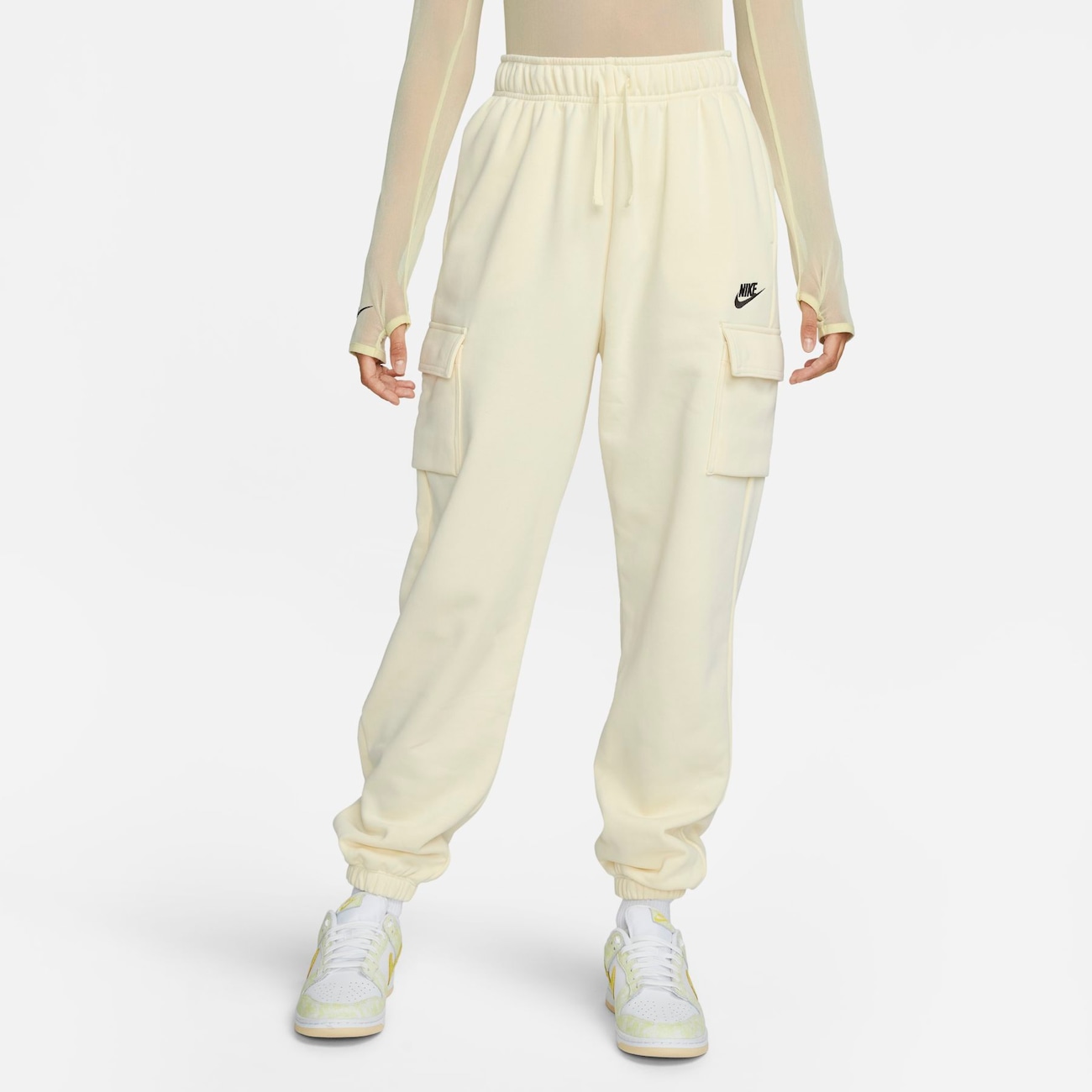 Calça Nike Sportswear Club Fleece Cargo Feminina
