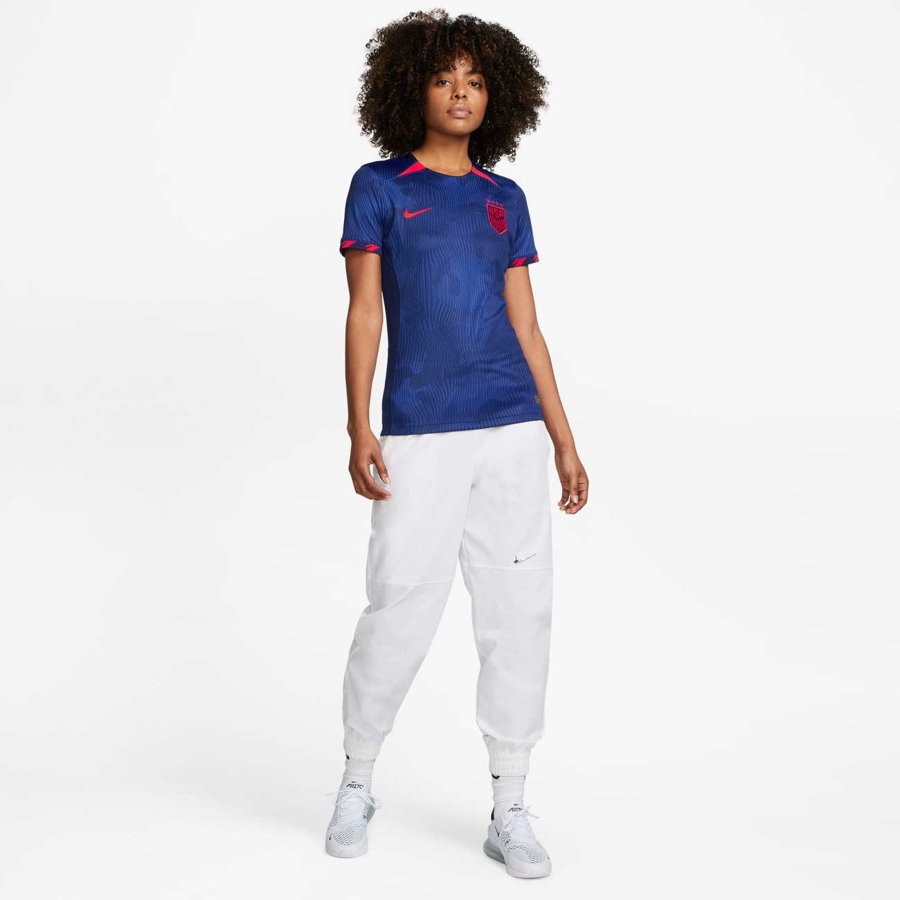 Camiseta Internacional Feminina Nike OF.2 CJ5971-100 Branco