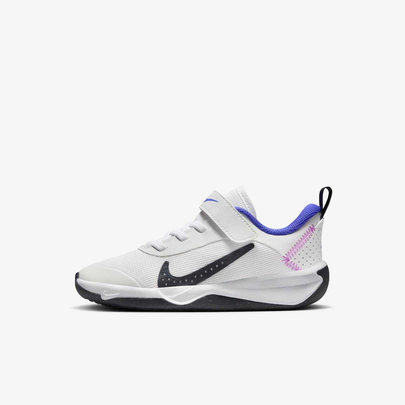 Nike Omni Multi-Court-sko til mindre børn - hvid