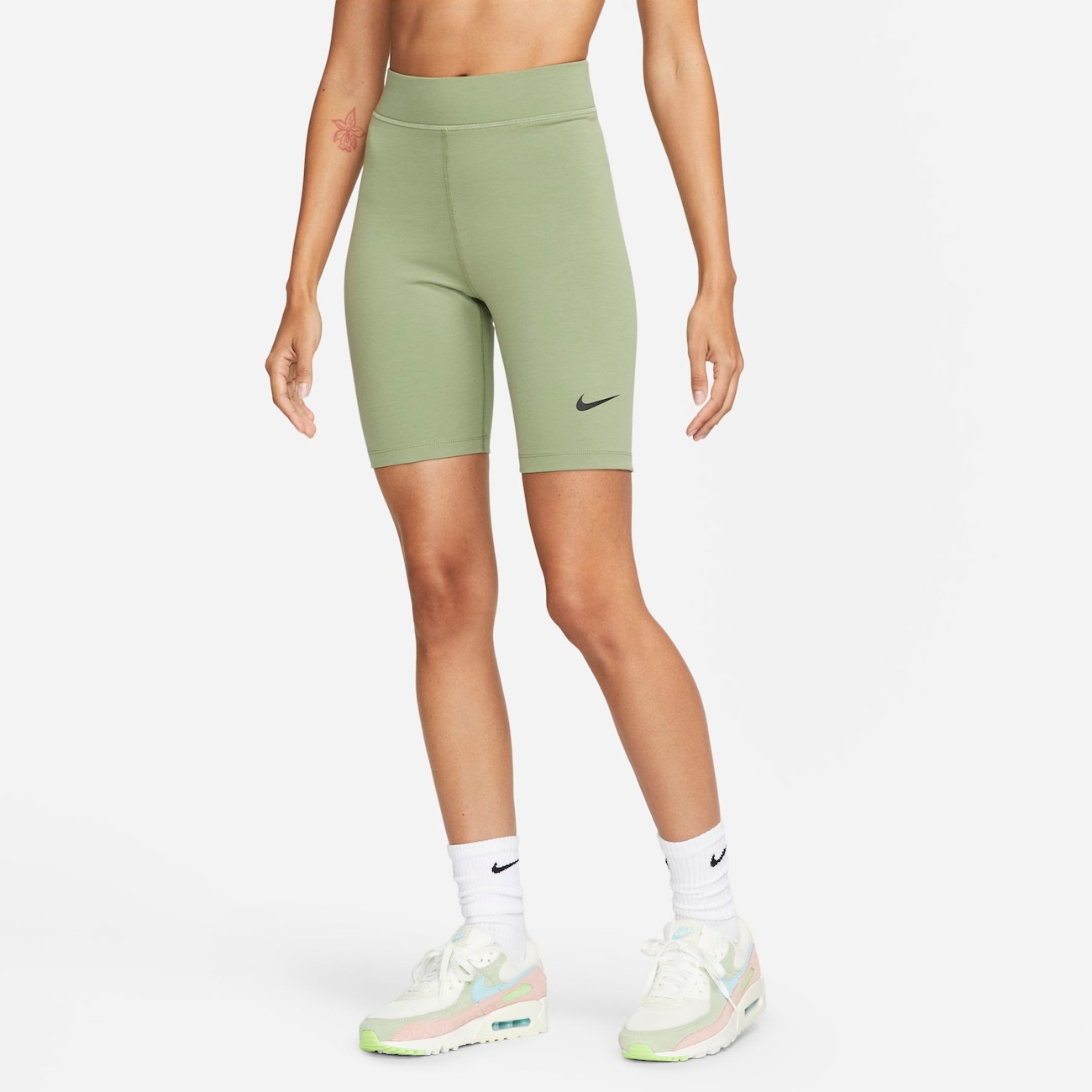Nike Sportswear Classic Pantalón corto de ciclismo de 20 cm y talle alto - Mujer - Verde