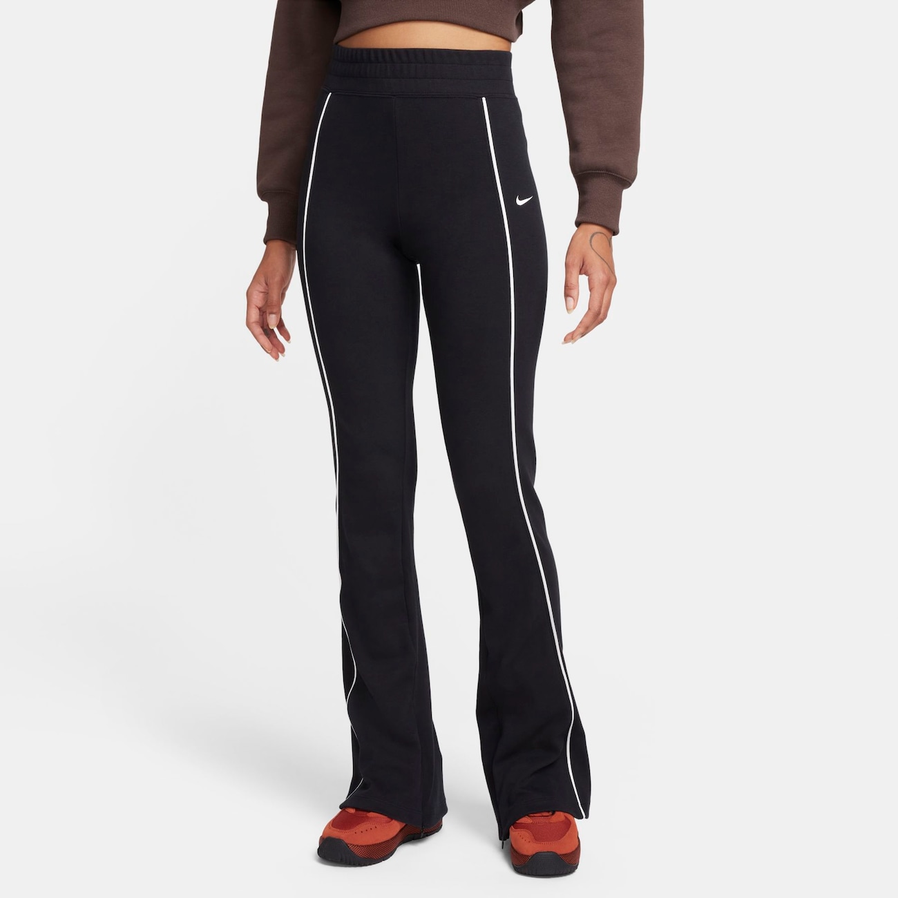 Bukser med slidskanter fra Nike Sportswear-kollektionen til kvinder - sort