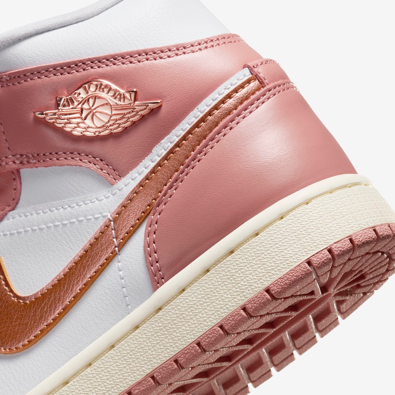 Tênis Air Jordan 1 Mid SE Feminino - Nike