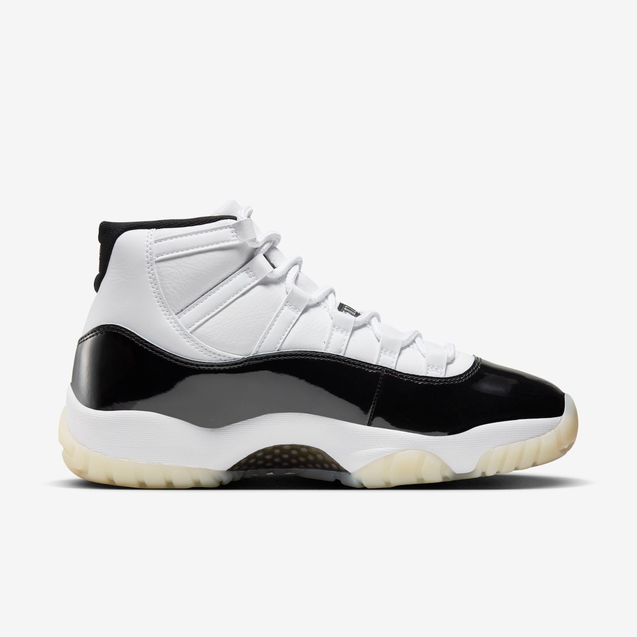 ⭐︎値下げ⭐︎Air Jordan 11 Retro ホワイト/ブラック Air Jordan 11 Retro - Nike