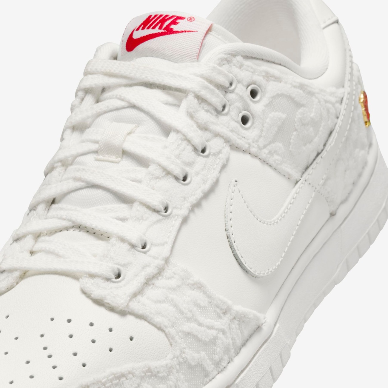 Women's Dunk Low Give Her Flowers - Nike