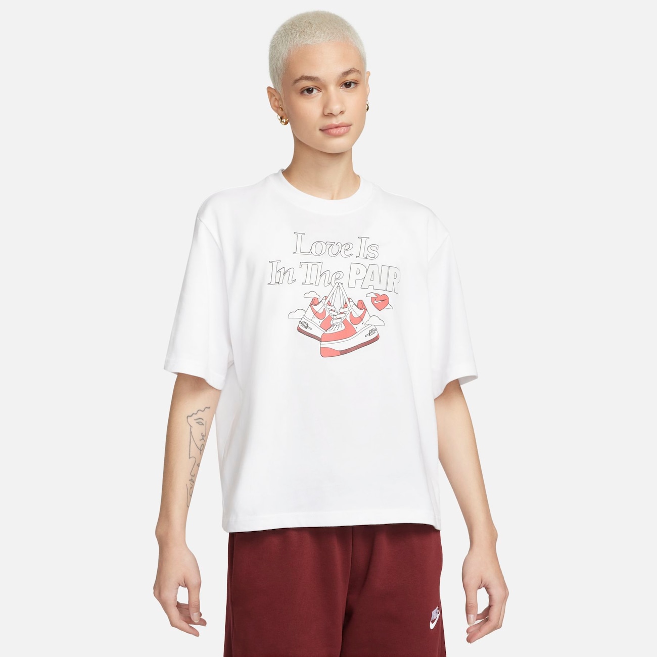 Camiseta Nike Boxy Valentine's Day Feminina