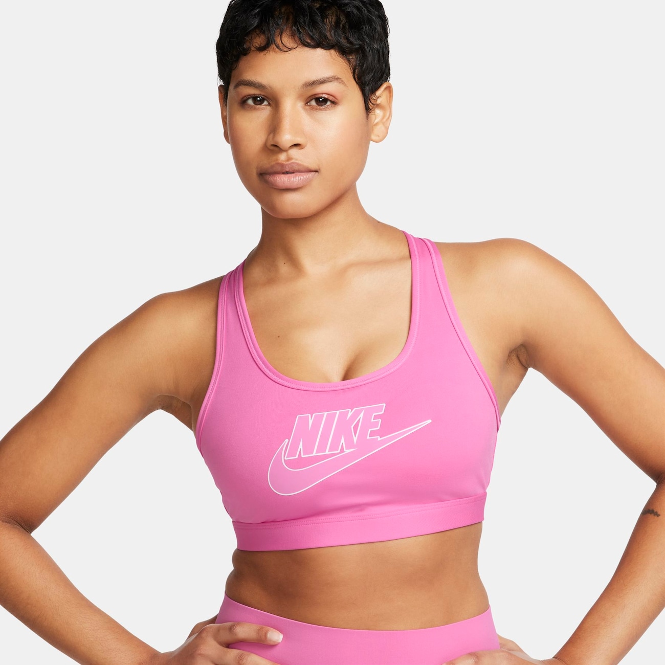 Top Nike Swoosh Futura Feminino