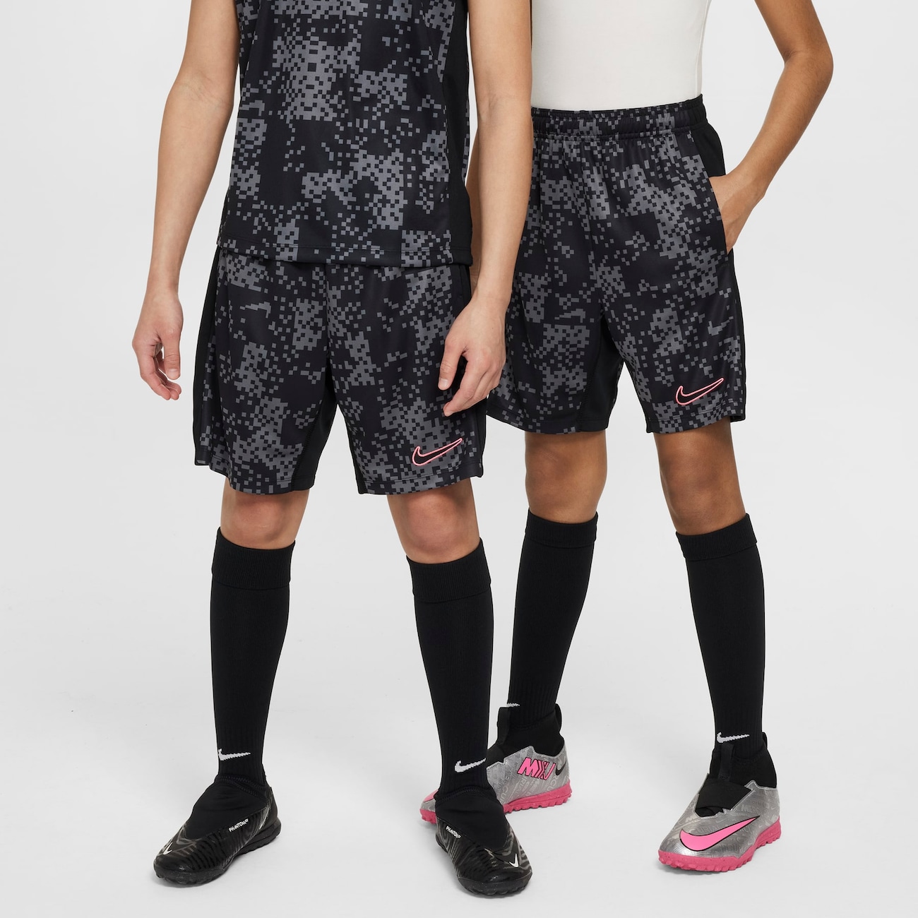 Nike Academy Pro Pantalón corto de fútbol Dri-FIT - Niño/a - Gris