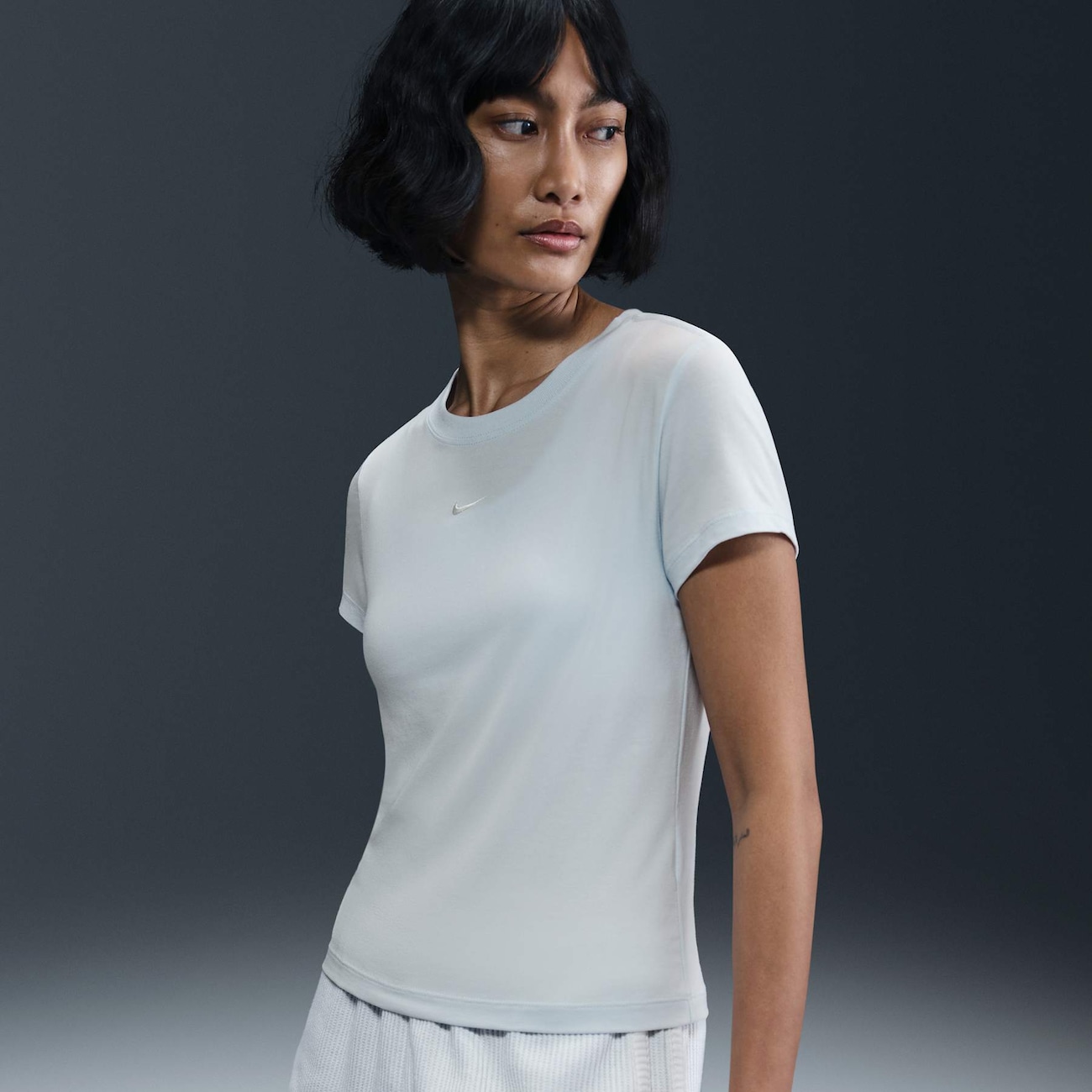 Camiseta Nike Sportswear Chill Knit Feminina