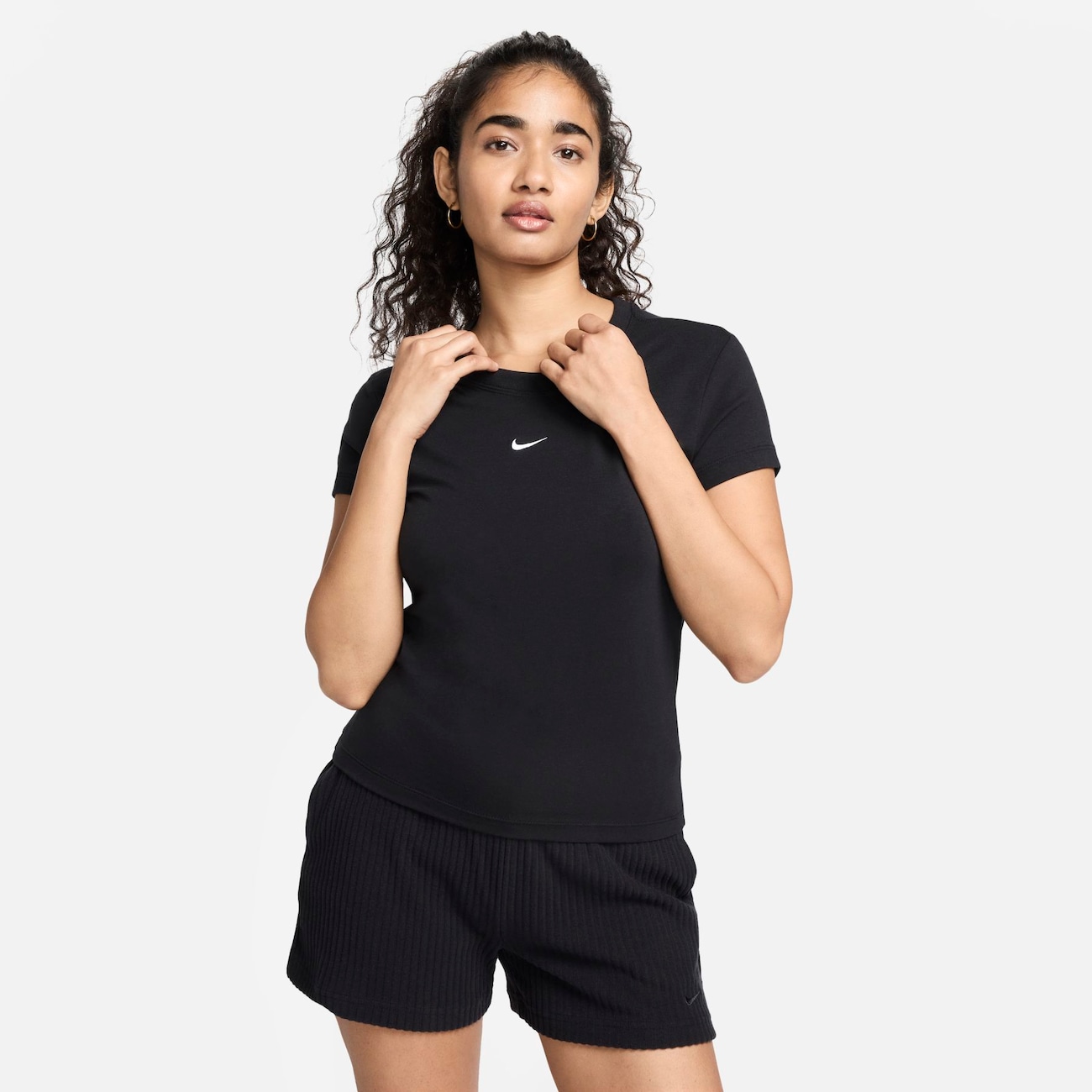 Camiseta Nike Sportswear Chill Knit Feminina