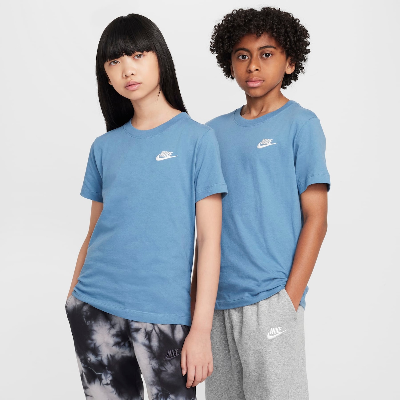 Camiseta Nike Sportswear Futura Infantil