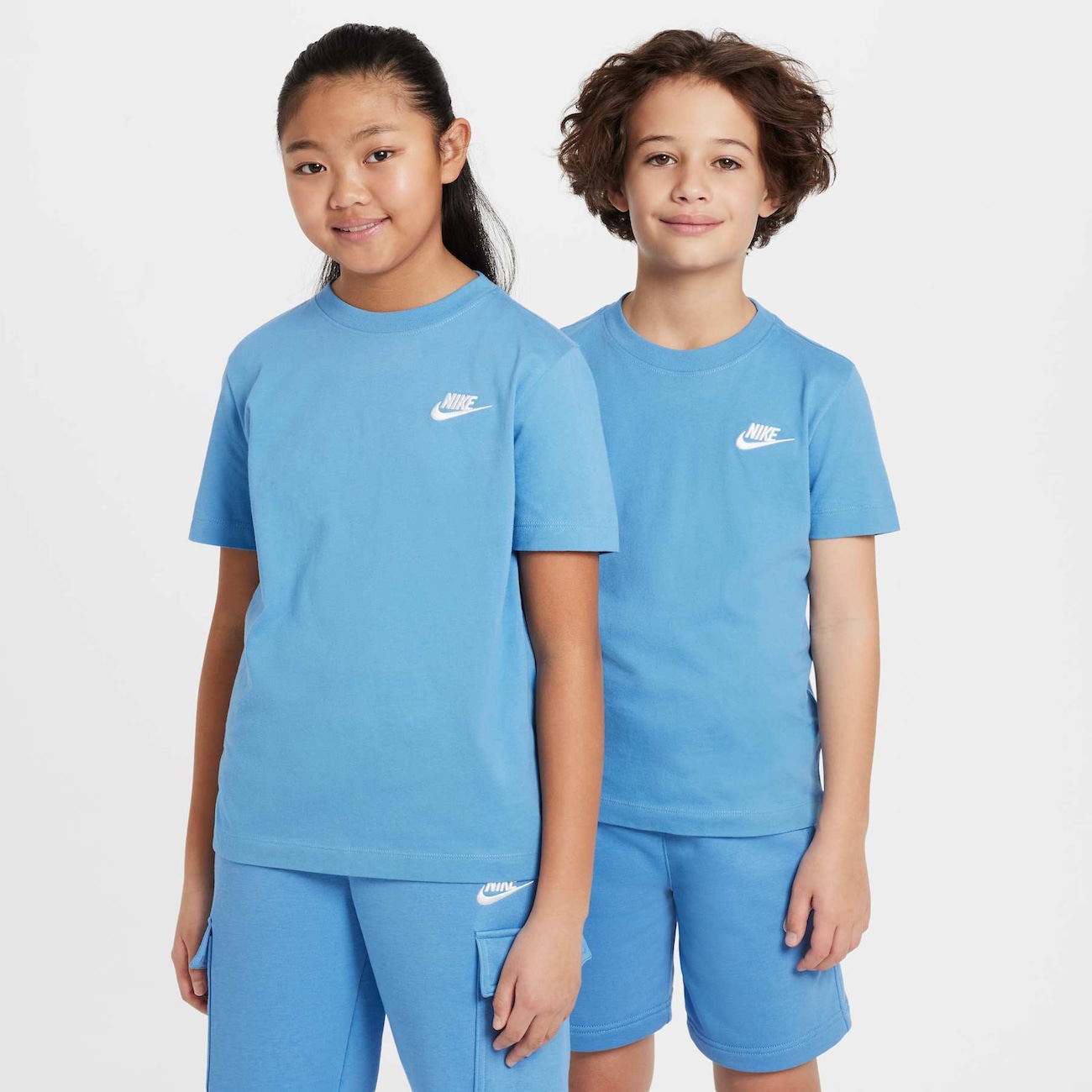 Camiseta Nike Sportswear Futura Infantil