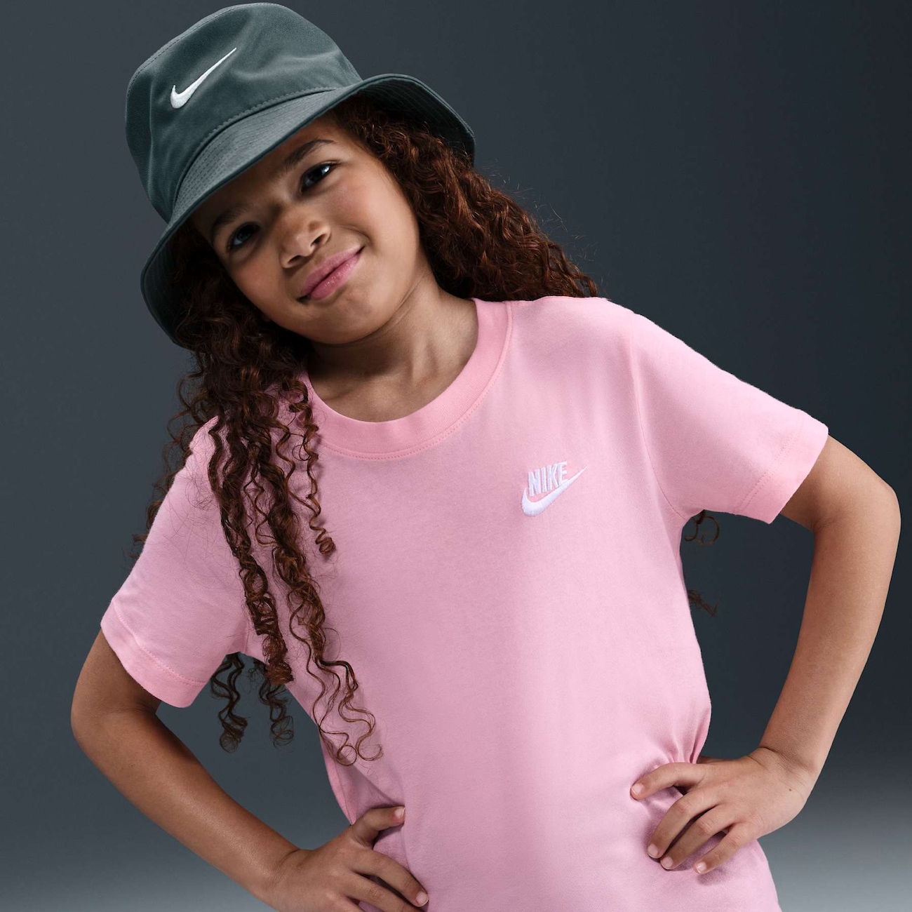 Camiseta Nike Sportswear Futura Infantil