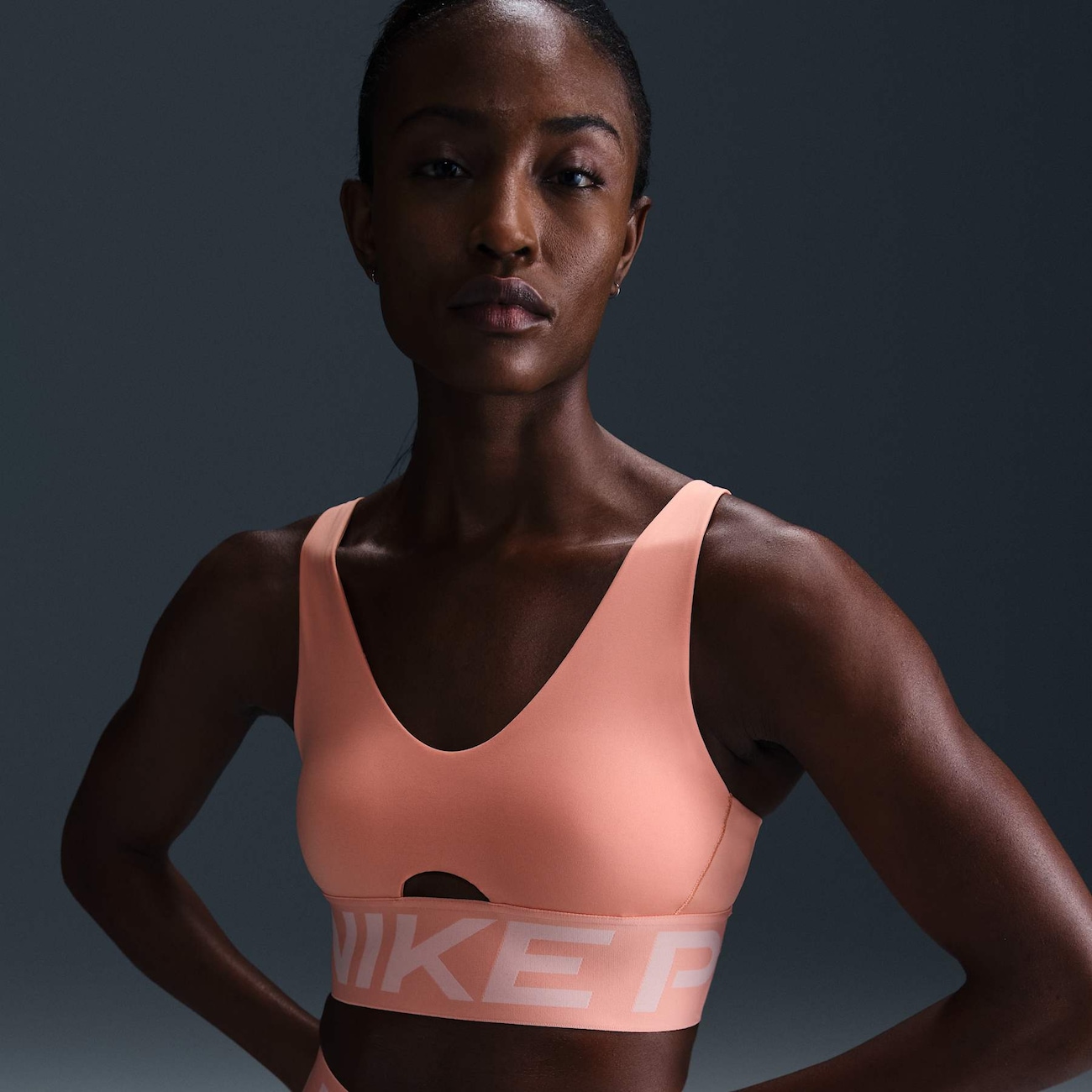 Top Nike Pro Indy Plunge Feminino