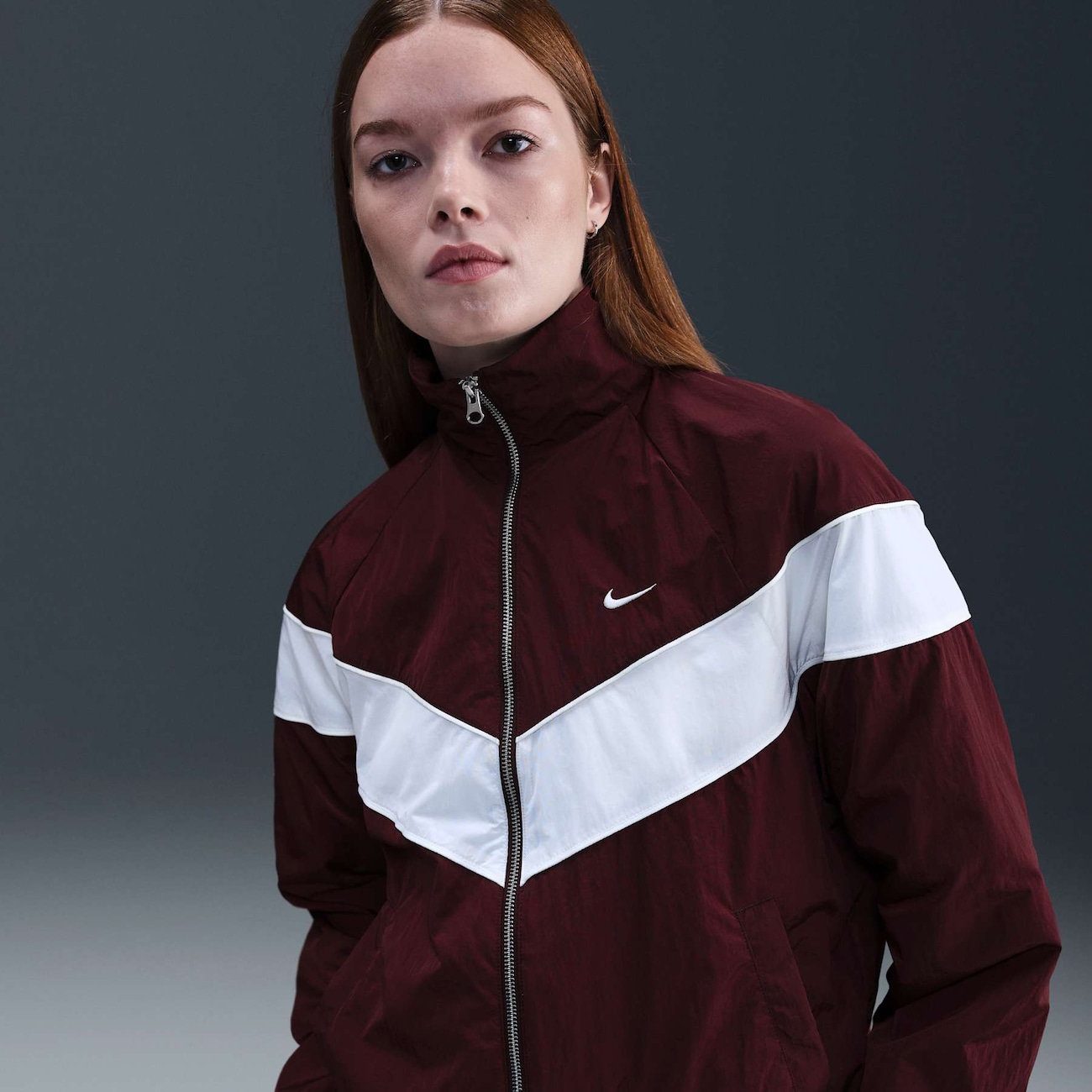 Jaqueta Nike Sportswear Woven Feminina