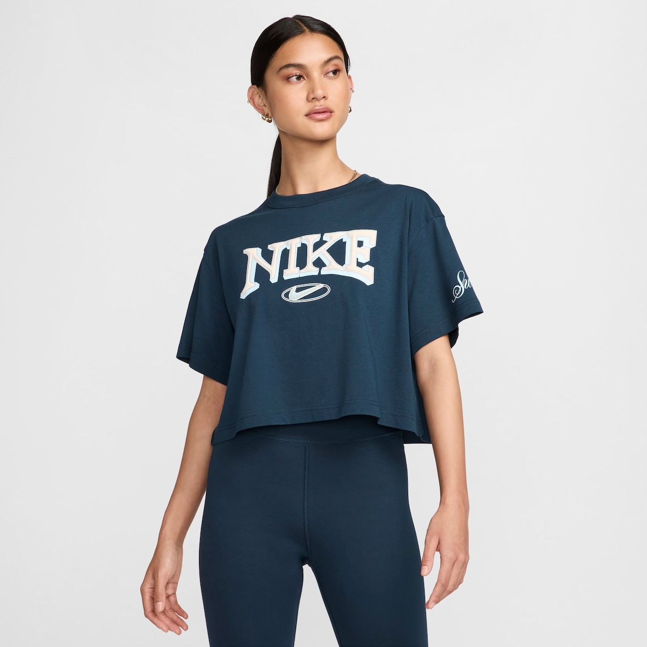 Camiseta Nike Sportswear Classic Feminina