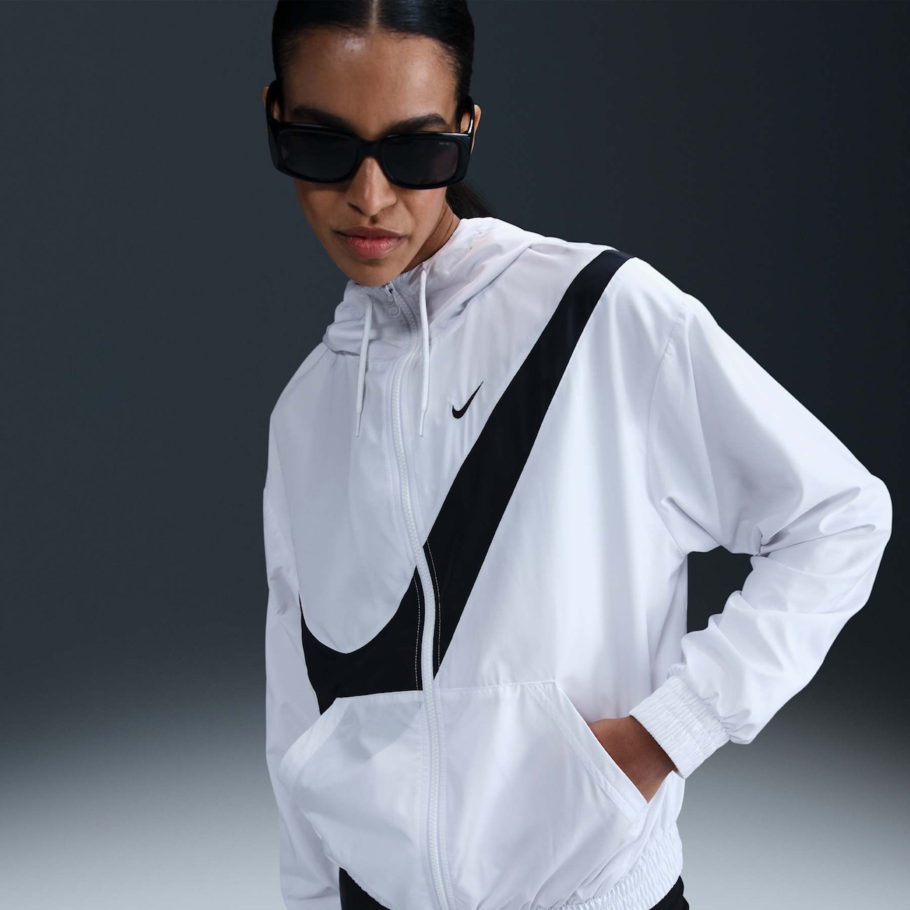 Jaqueta Nike Sportswear Classic Woven Feminina - Nike