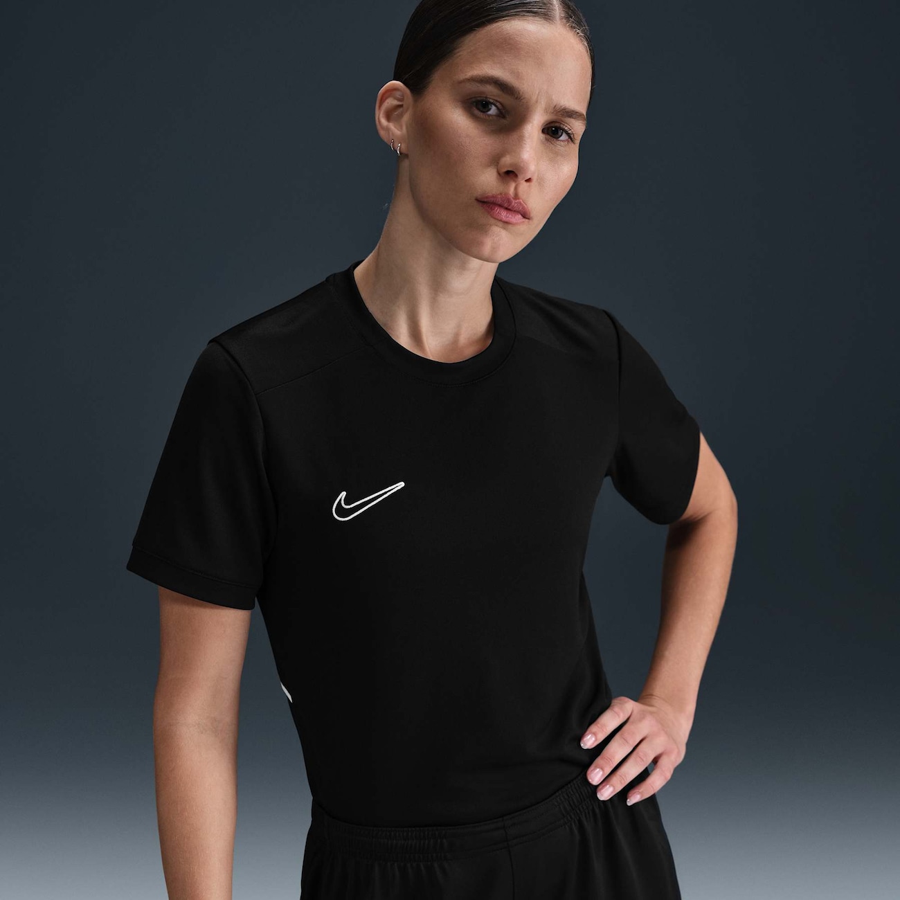 Camiseta Nike Dri-FIT Academy Feminina