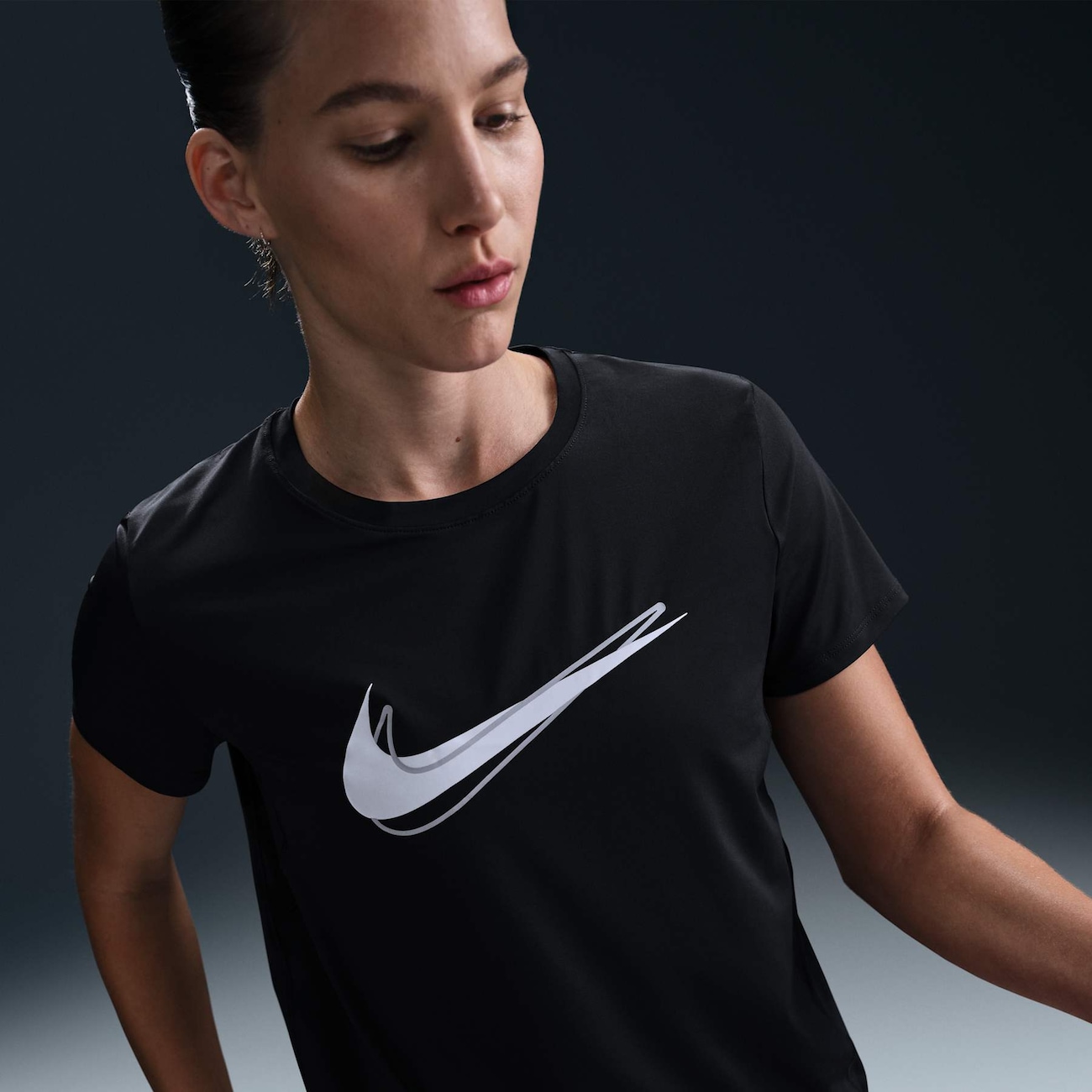 Camiseta Nike One Swoosh Feminina