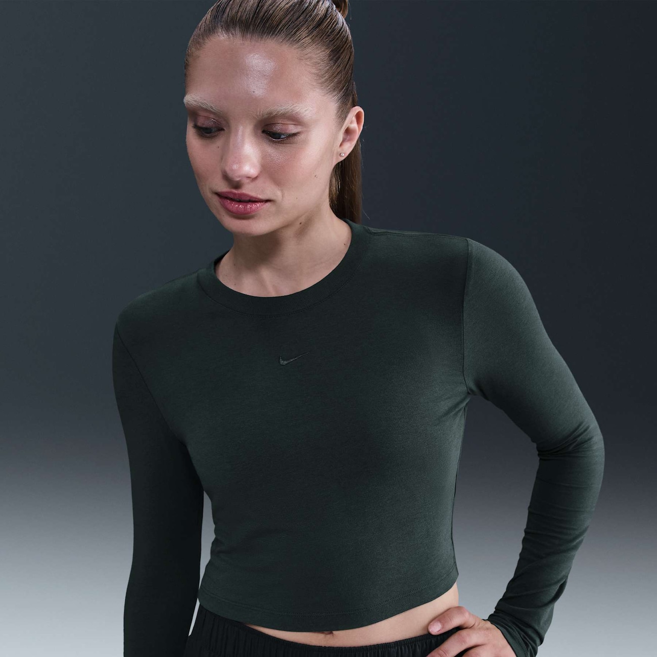 Camiseta Nike Sportswear Cropped Chill Knit Feminina
