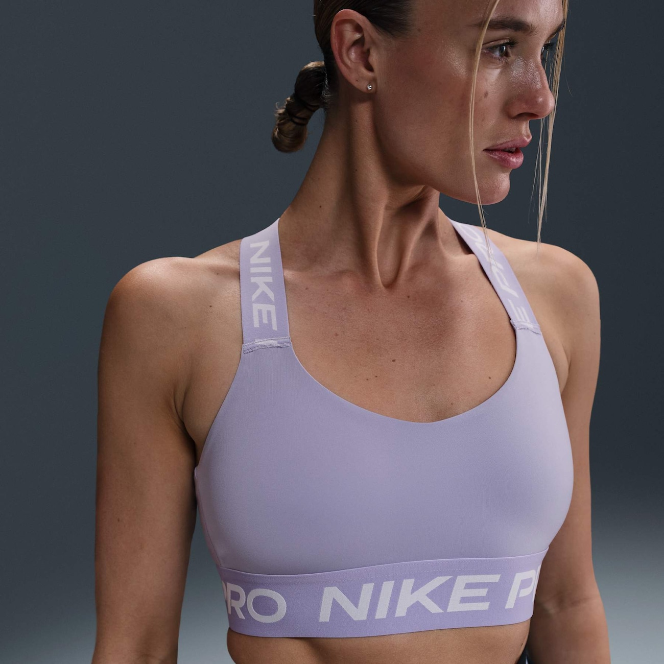 Top Nike Pro Swoosh Feminino