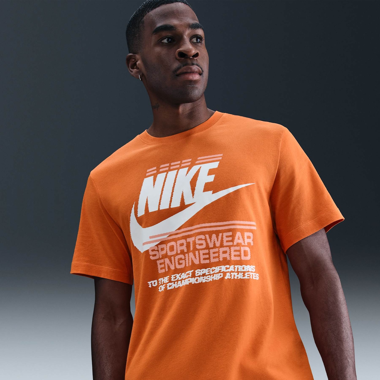 Camiseta Nike Sportswear 6MO Futura Masculina