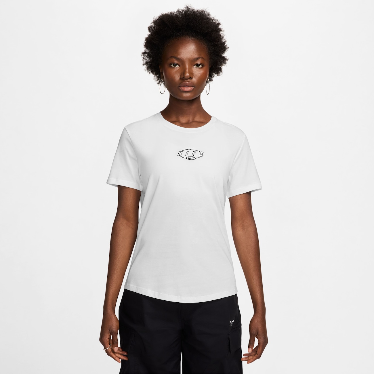 Camiseta Nike Sportswear Club Feminina