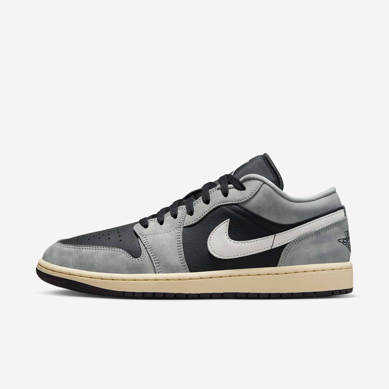 Tênis Nike Air Jordan 1 Low SE