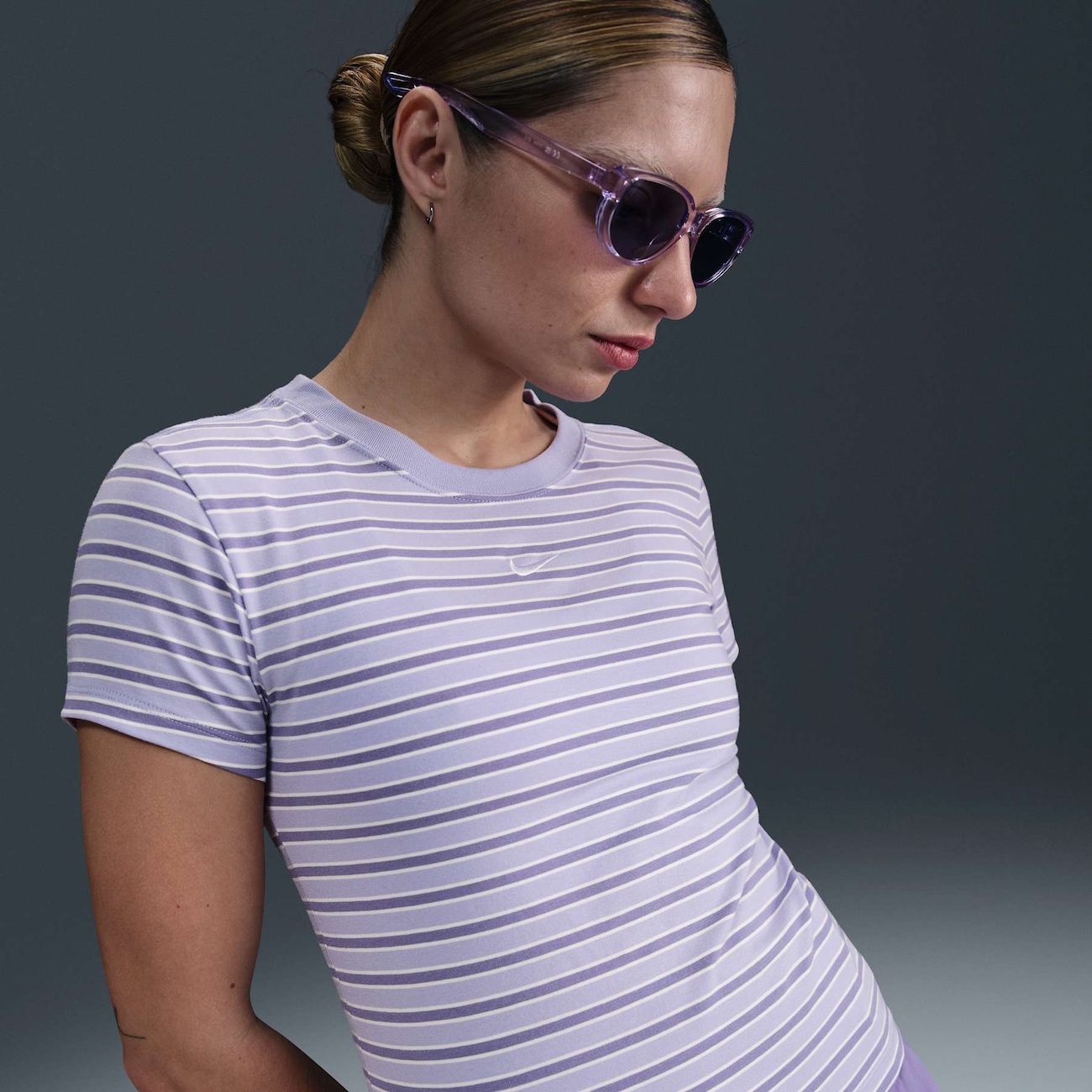 Camiseta Nike Sportswear Chill Knit Feminina