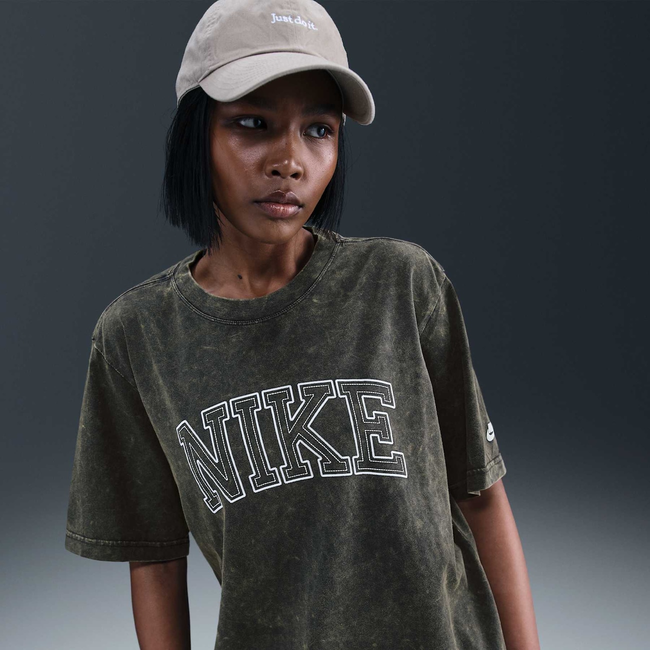 Camiseta Nike Sportswear Classics Feminina