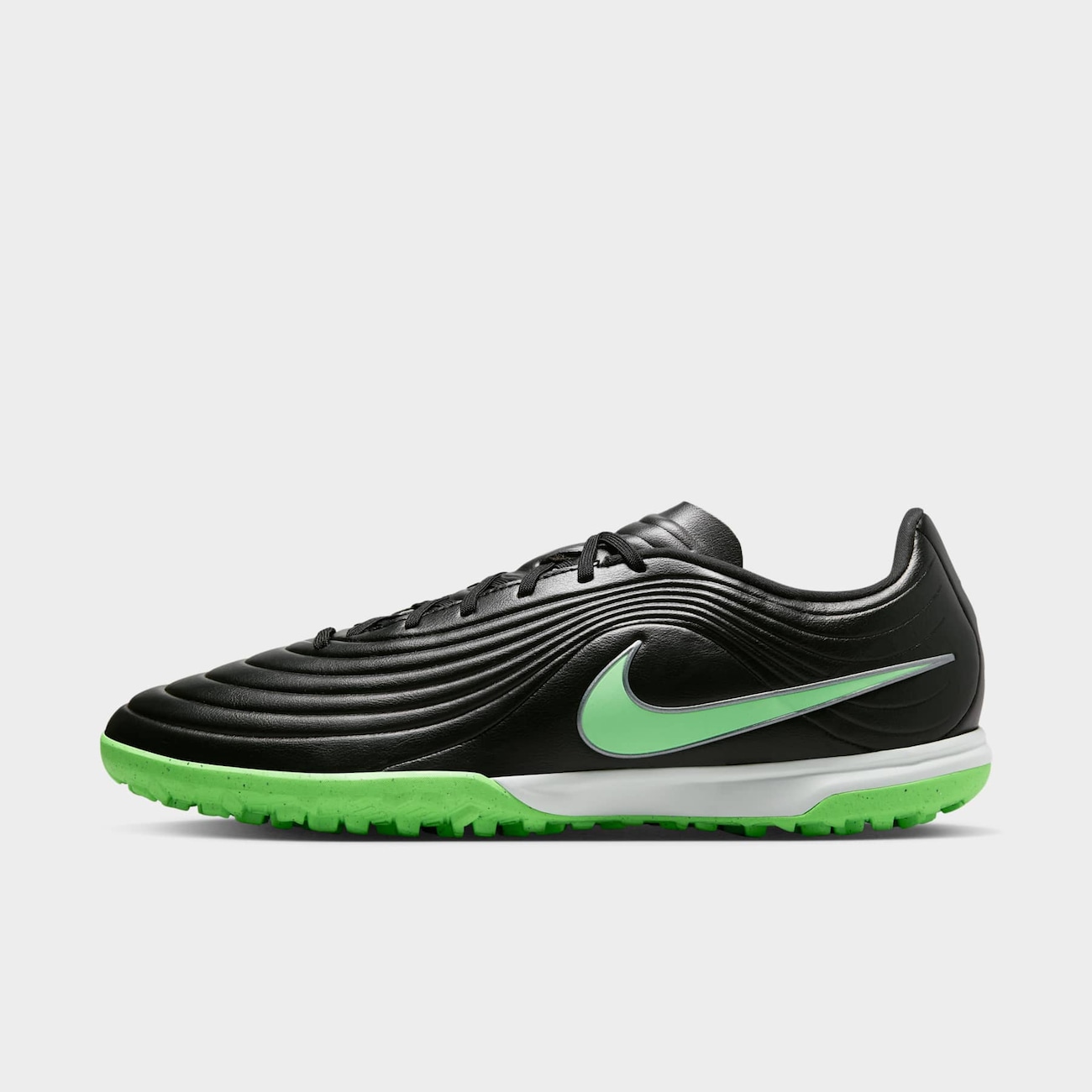 Chuteira Society Nike Tiempo Maestro Academy