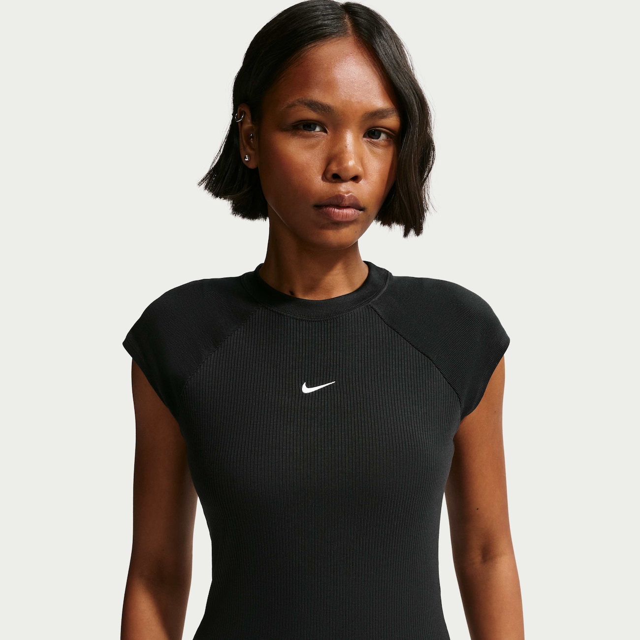 Camiseta Nike Sportswear Chill Knit Feminina