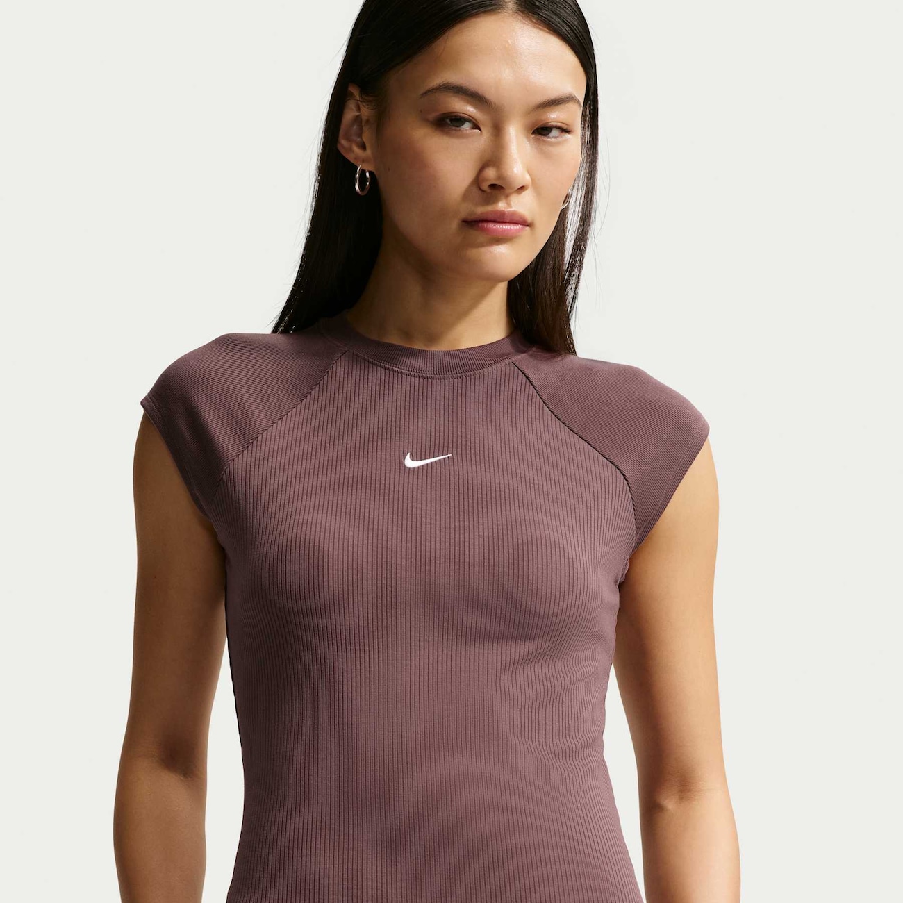 Camiseta Nike Sportswear Chill Knit Feminina