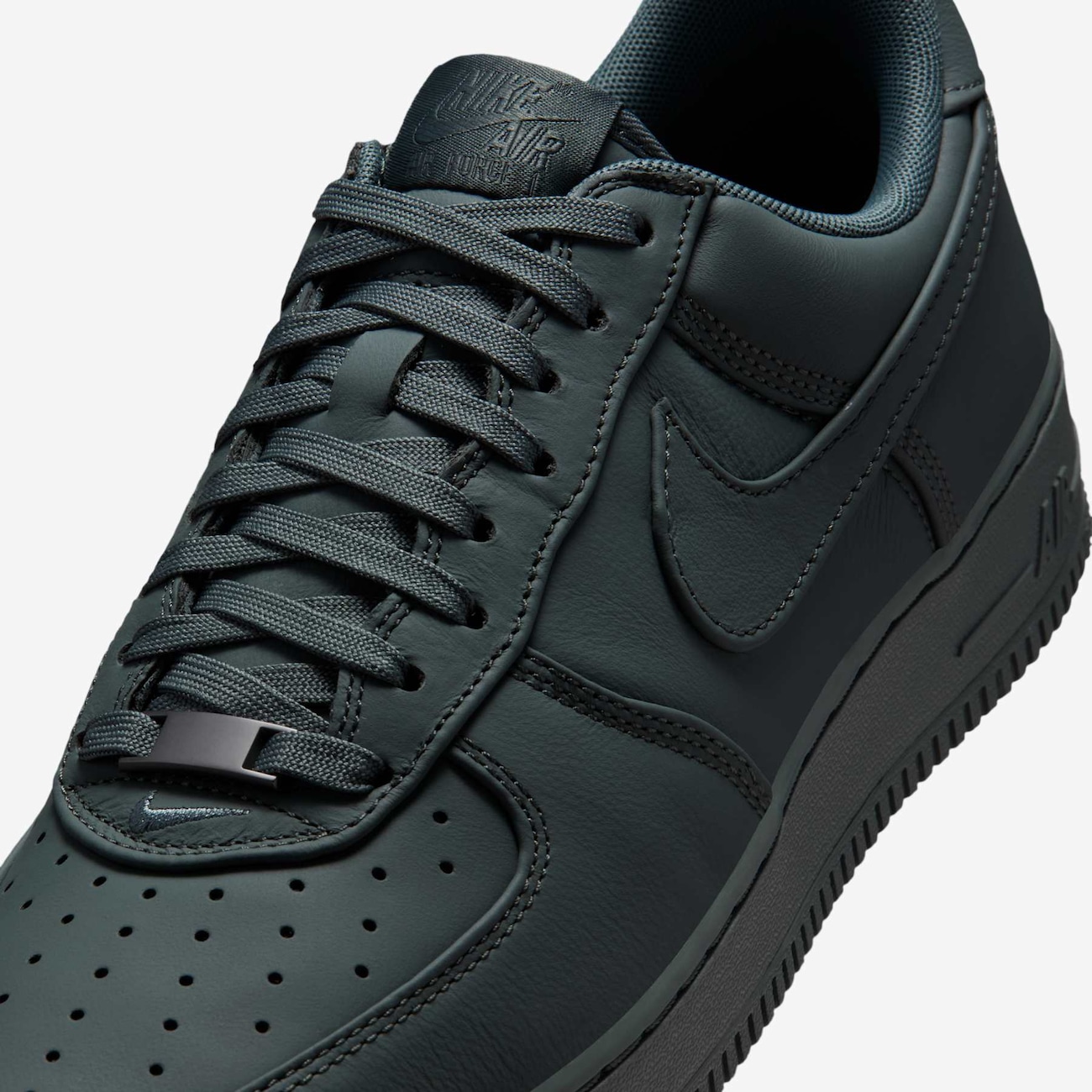 Air Force 1 Low Retro Premium - Nike