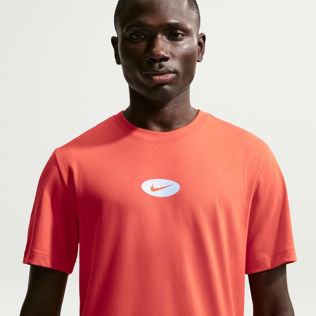 Camiseta Nike Sportswear Celebrate Brand Unissex