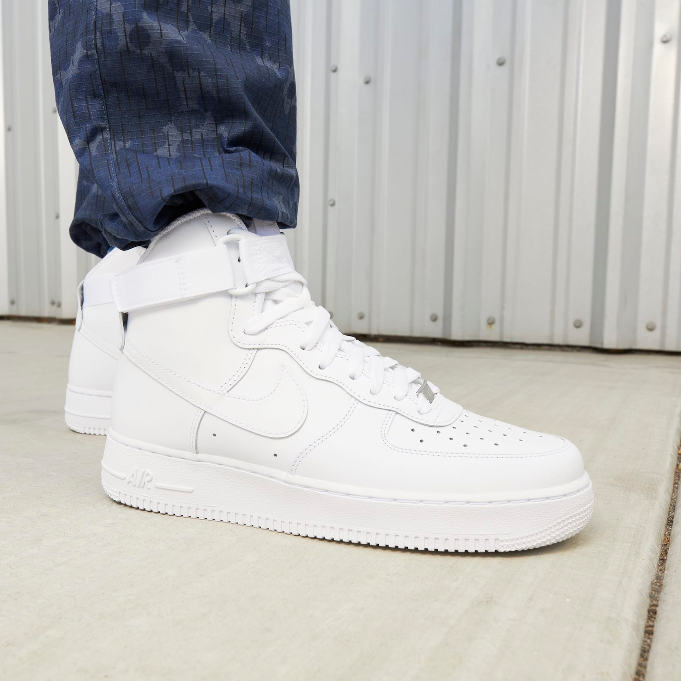Nike Men's Air Force 1 High '07 Sneakers main image 0