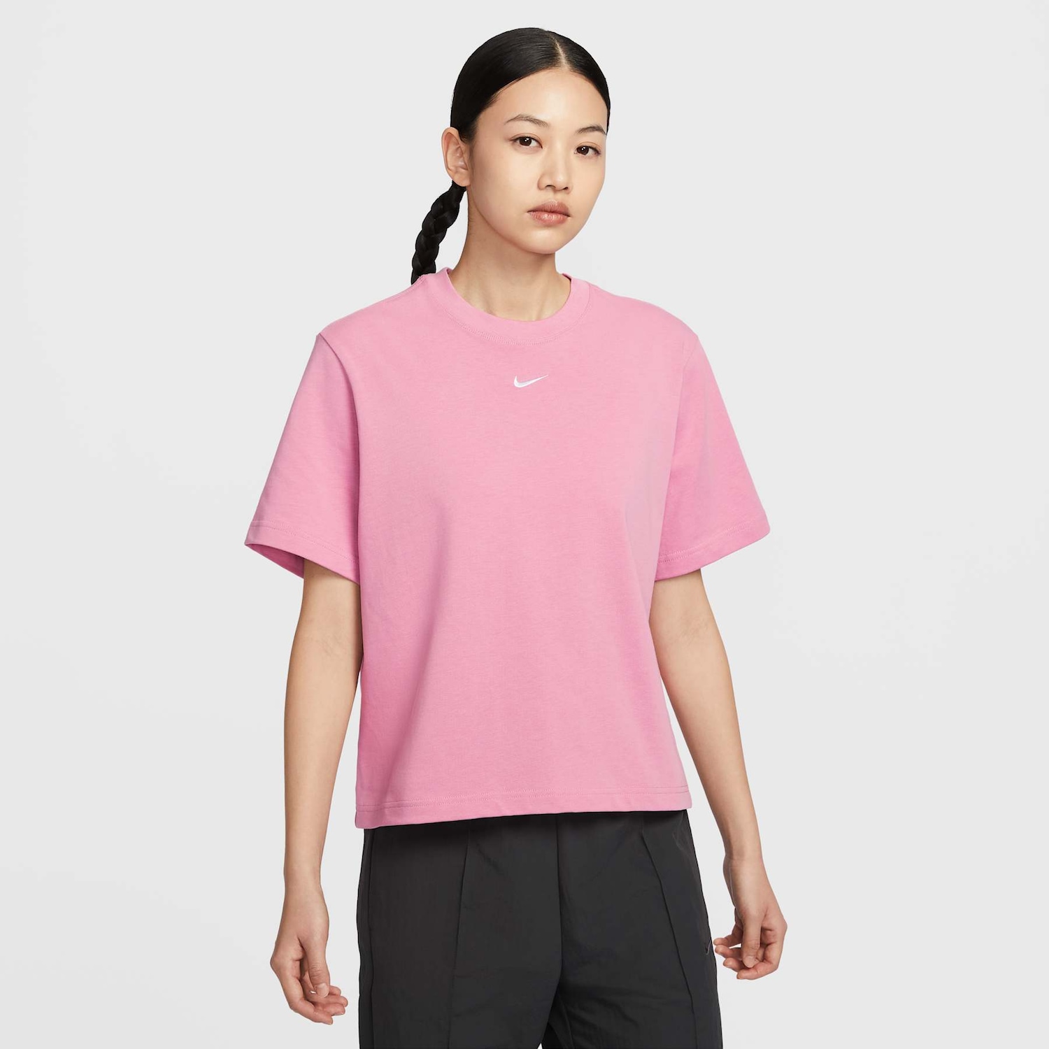 Camiseta Nike Sportswear Essentials Feminina
