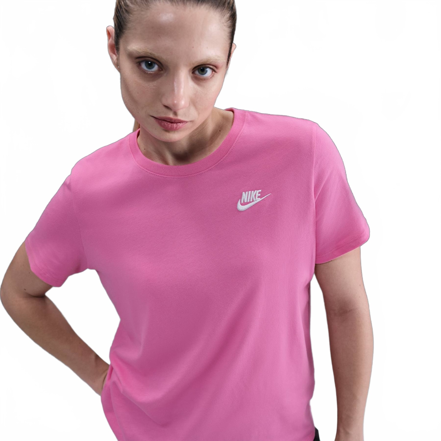 Camiseta Nike Sportswear Club Essentials Feminina