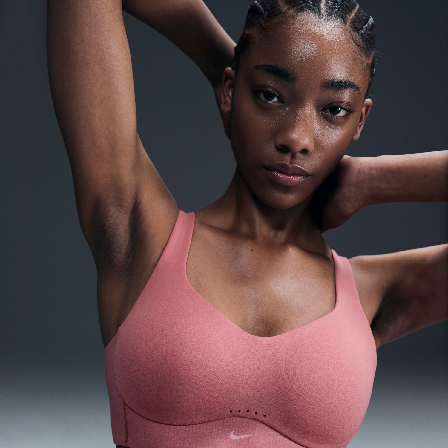 Top Nike Alate Coverage Feminino