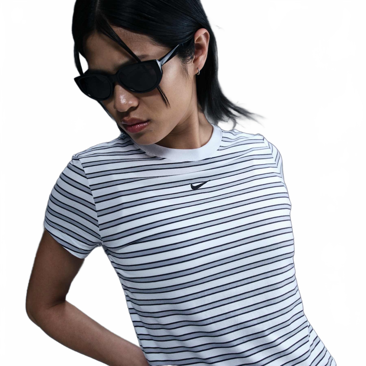 Camiseta Nike Sportswear Chill Knit Feminina - Miniatura 3