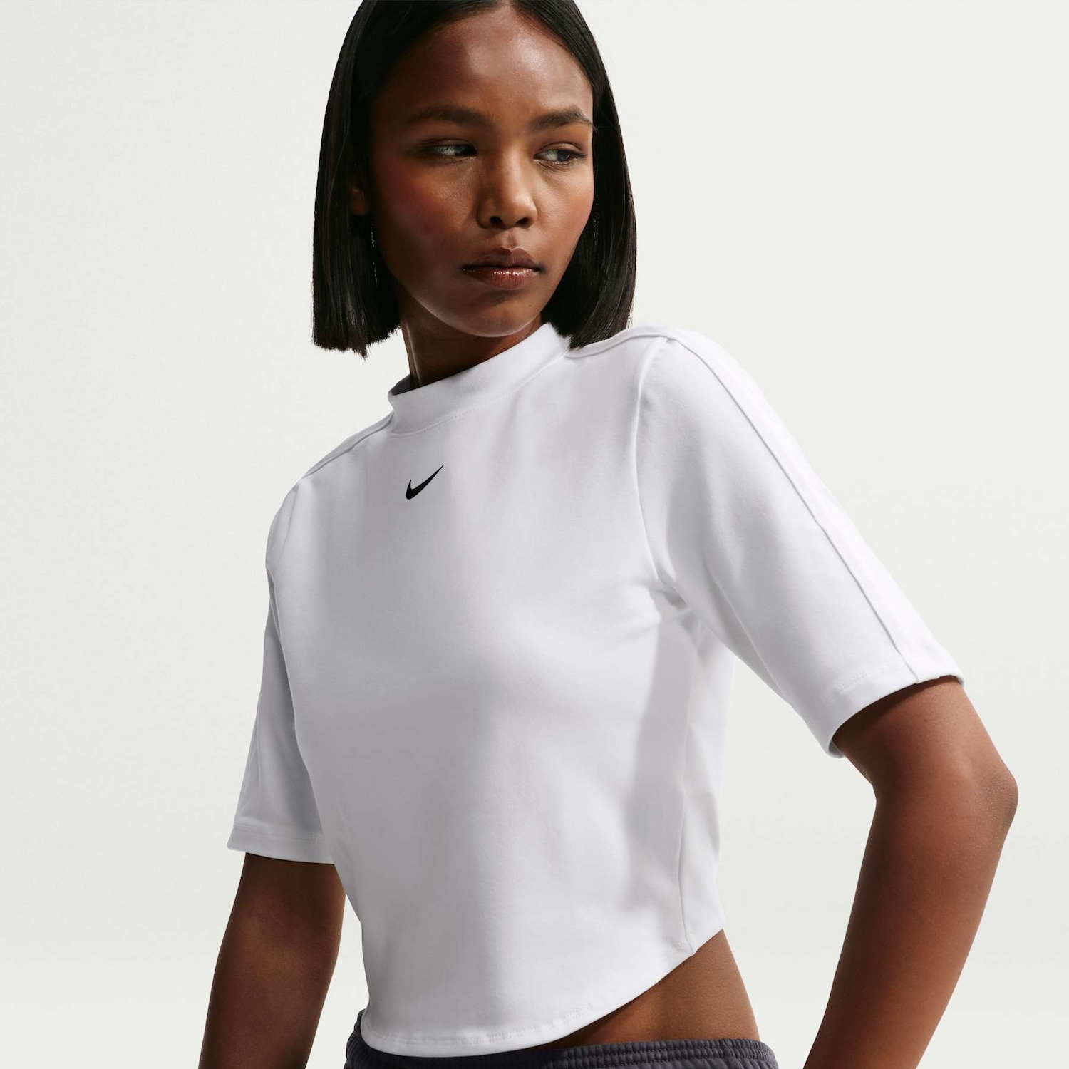 Camiseta Cropped Nike Street Fitted Stripe Feminina