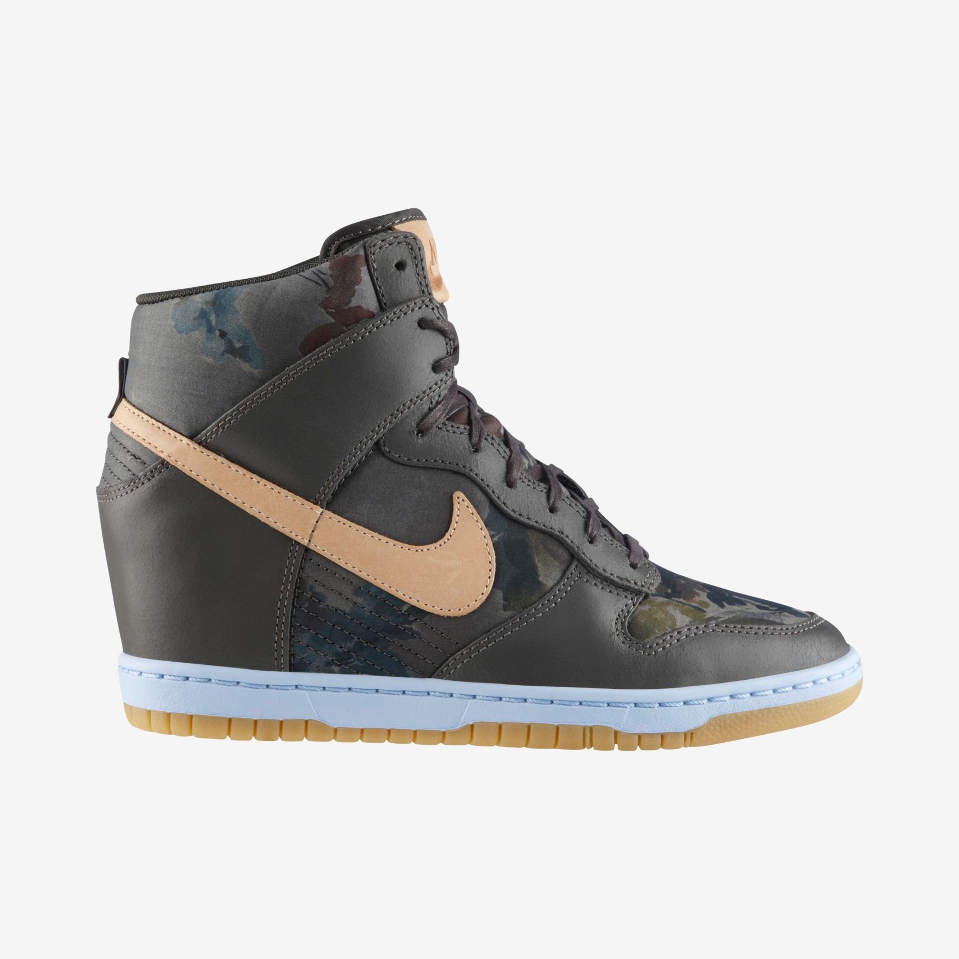 Tênis Nike Dunk Sky High Liberty Feminino - Foto 1