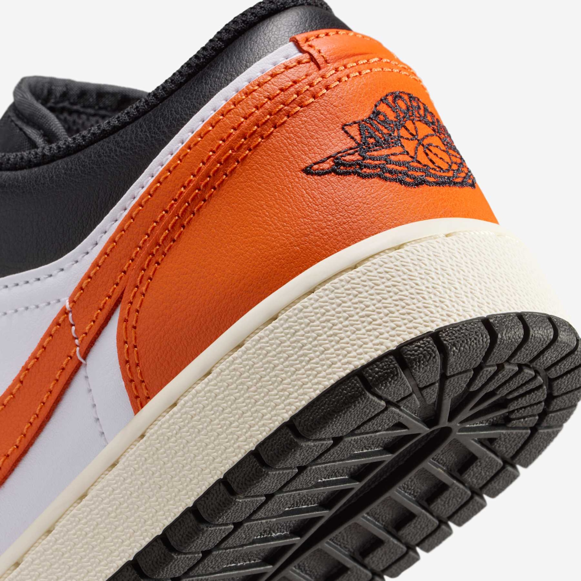 Tênis Air Jordan 1 Low Infantil - Foto 8