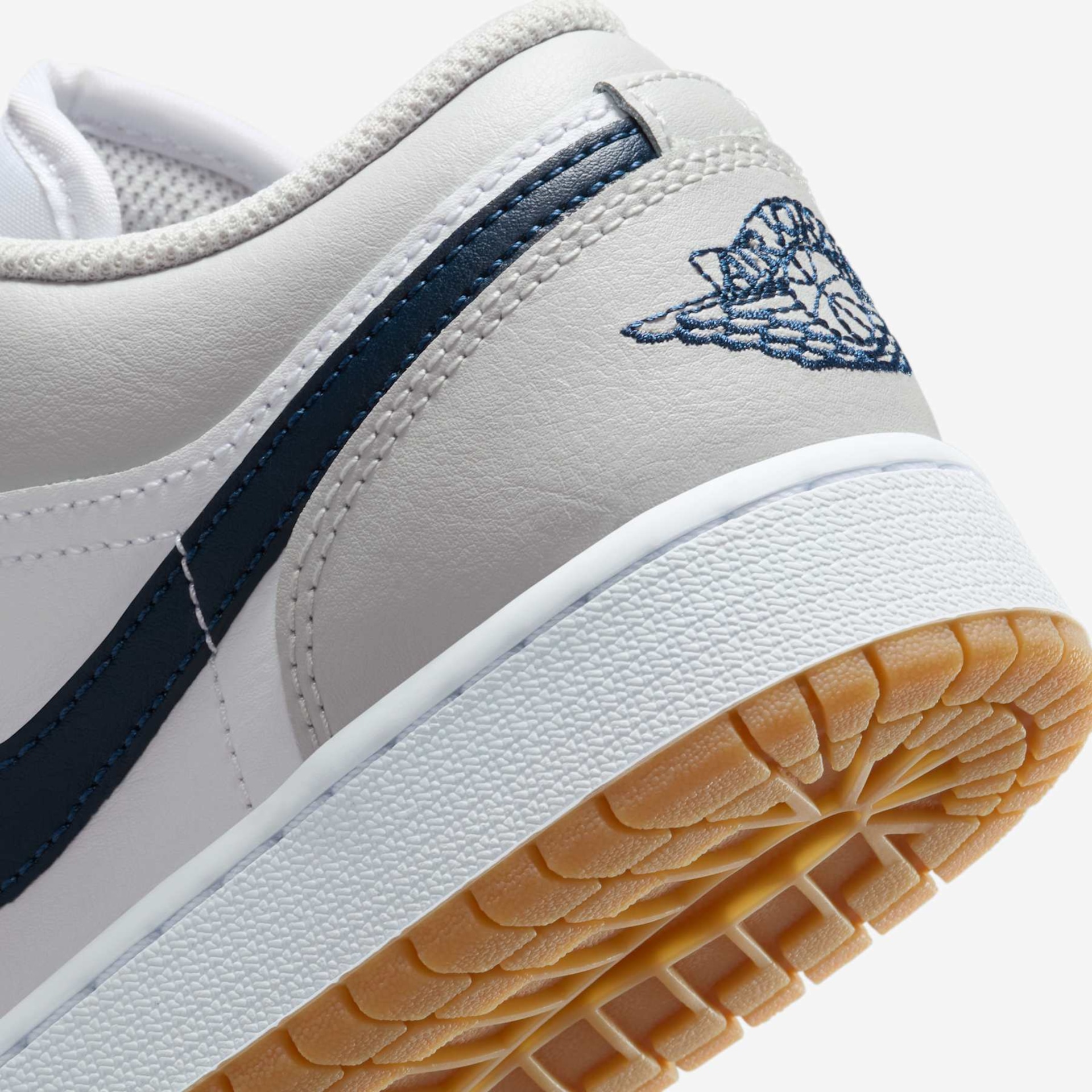 Tênis Air Jordan 1 Low Infantil - Foto 8
