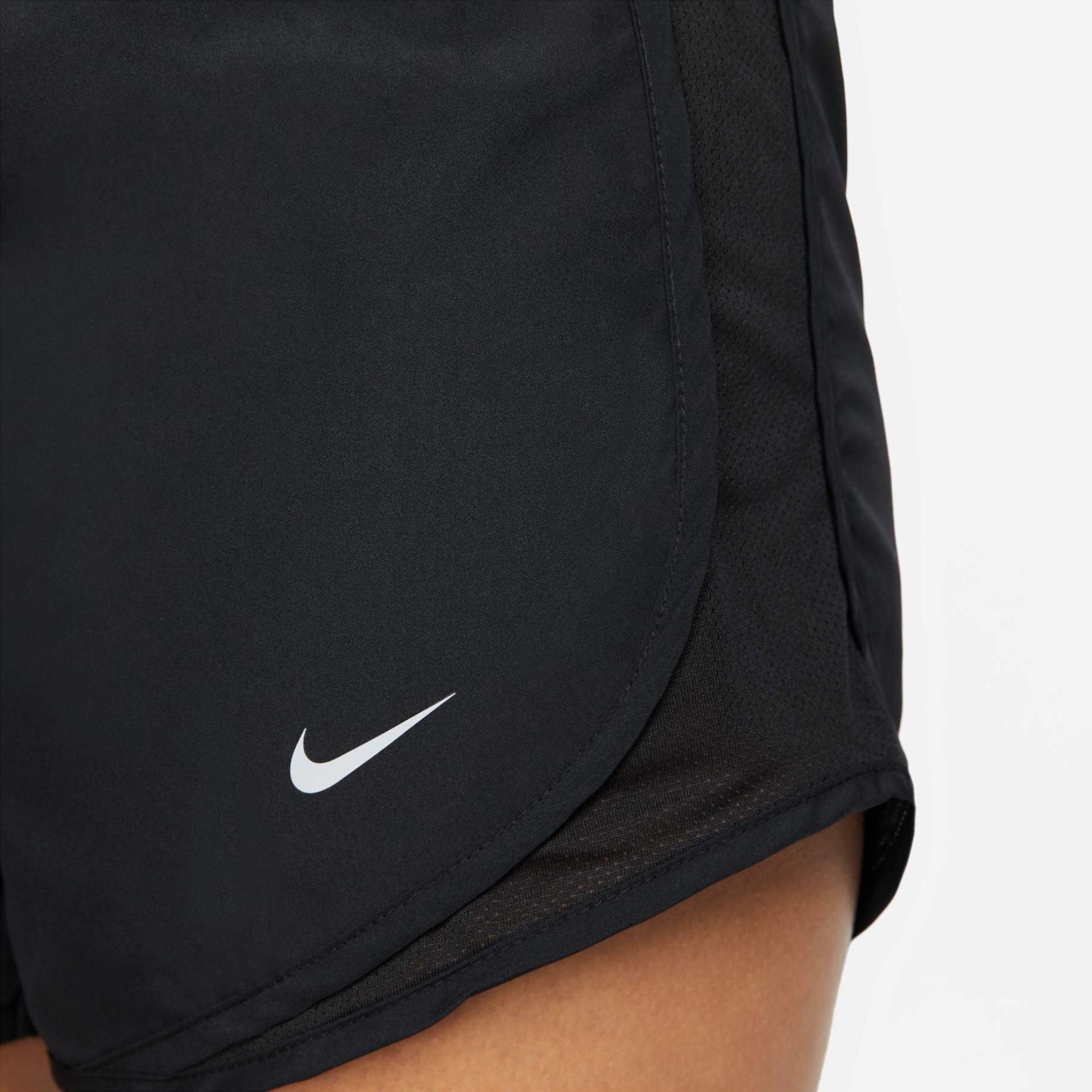 Shorts Nike Dri-Fit Tempo Feminino - Foto 3