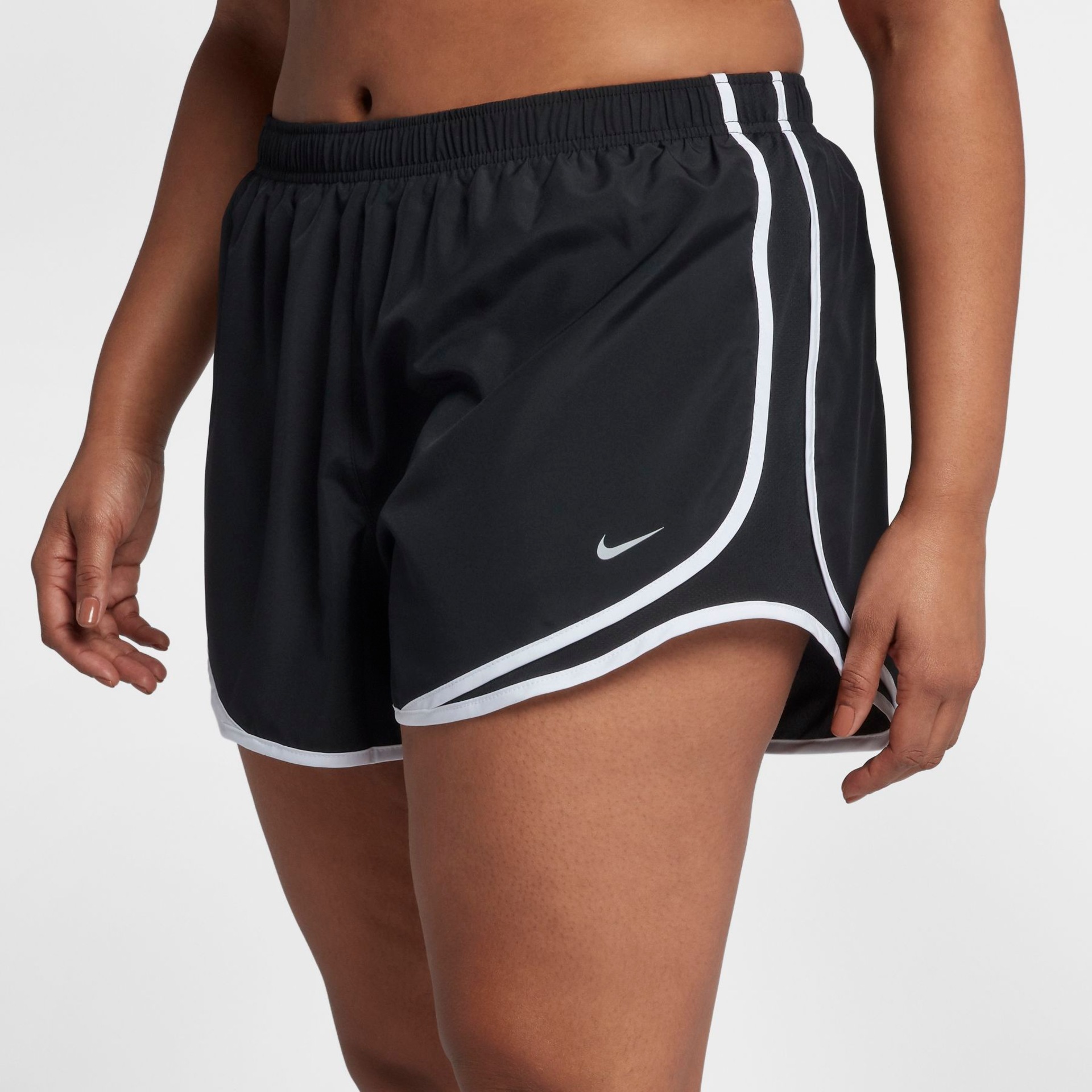 Plus Size - Shorts Nike Tempo Feminino - Foto 1