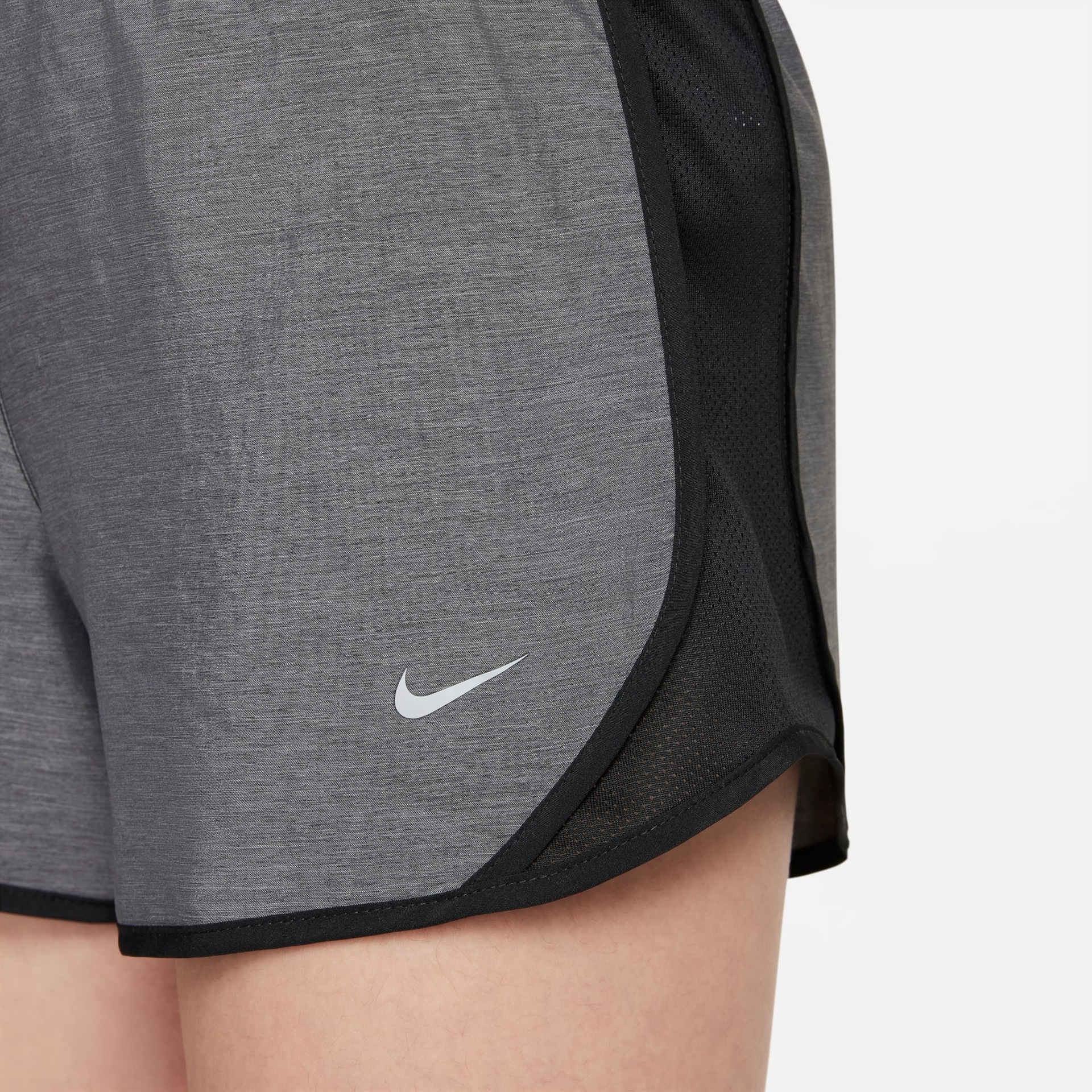 Shorts Nike Dri-FIT Tempo Feminino - Foto 5