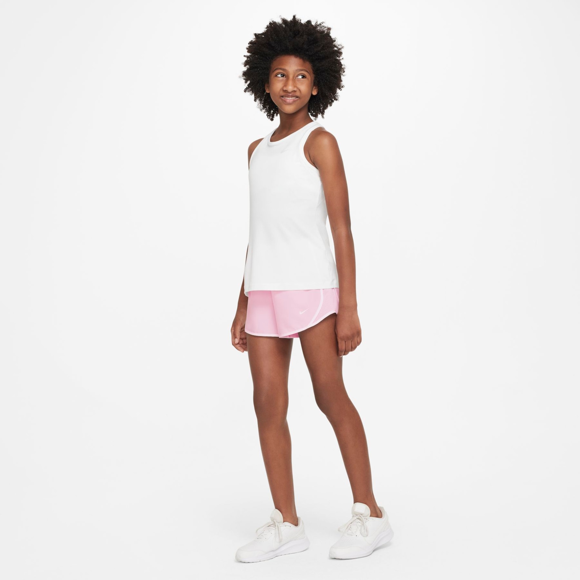 Shorts Nike Dri-FIT Tempo Feminino - Foto 7