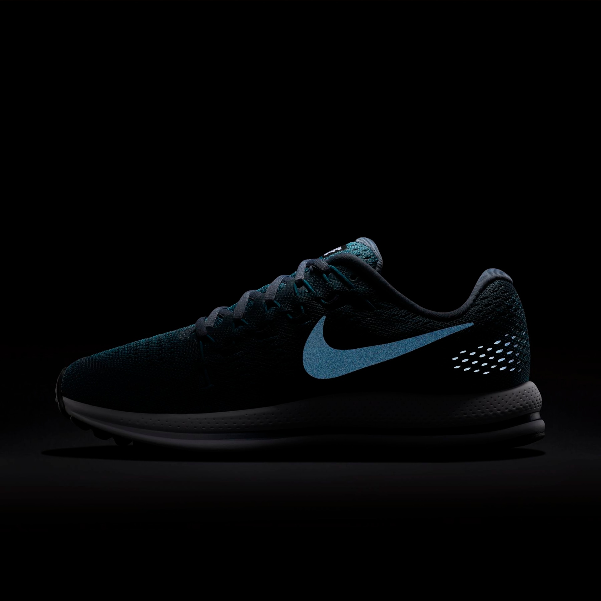 Tênis Nike Air Zoom Vomero 12 Feminino - Foto 7