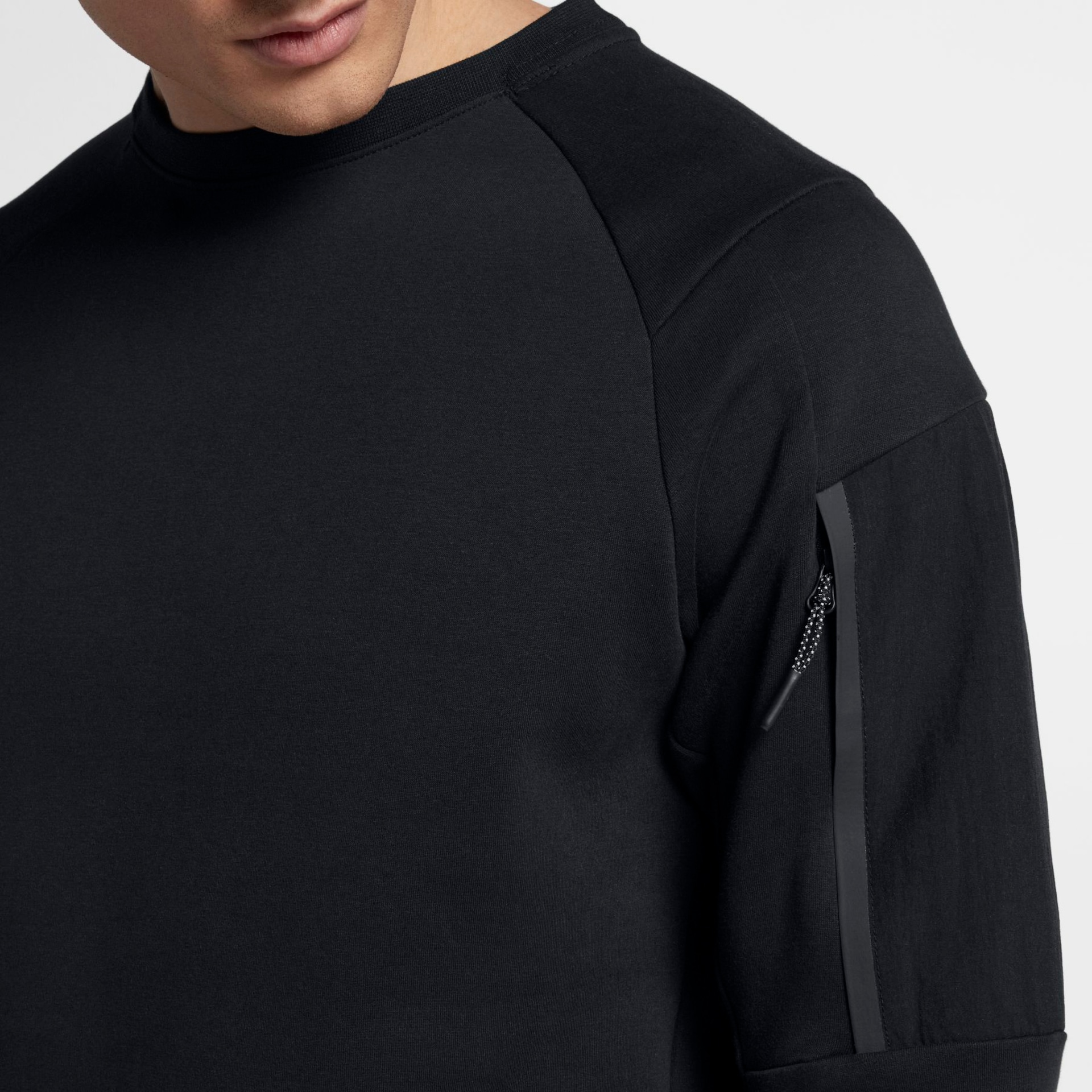 Camiseta Nike Sportswear Tech Fleece Crew Masculina - Foto 2
