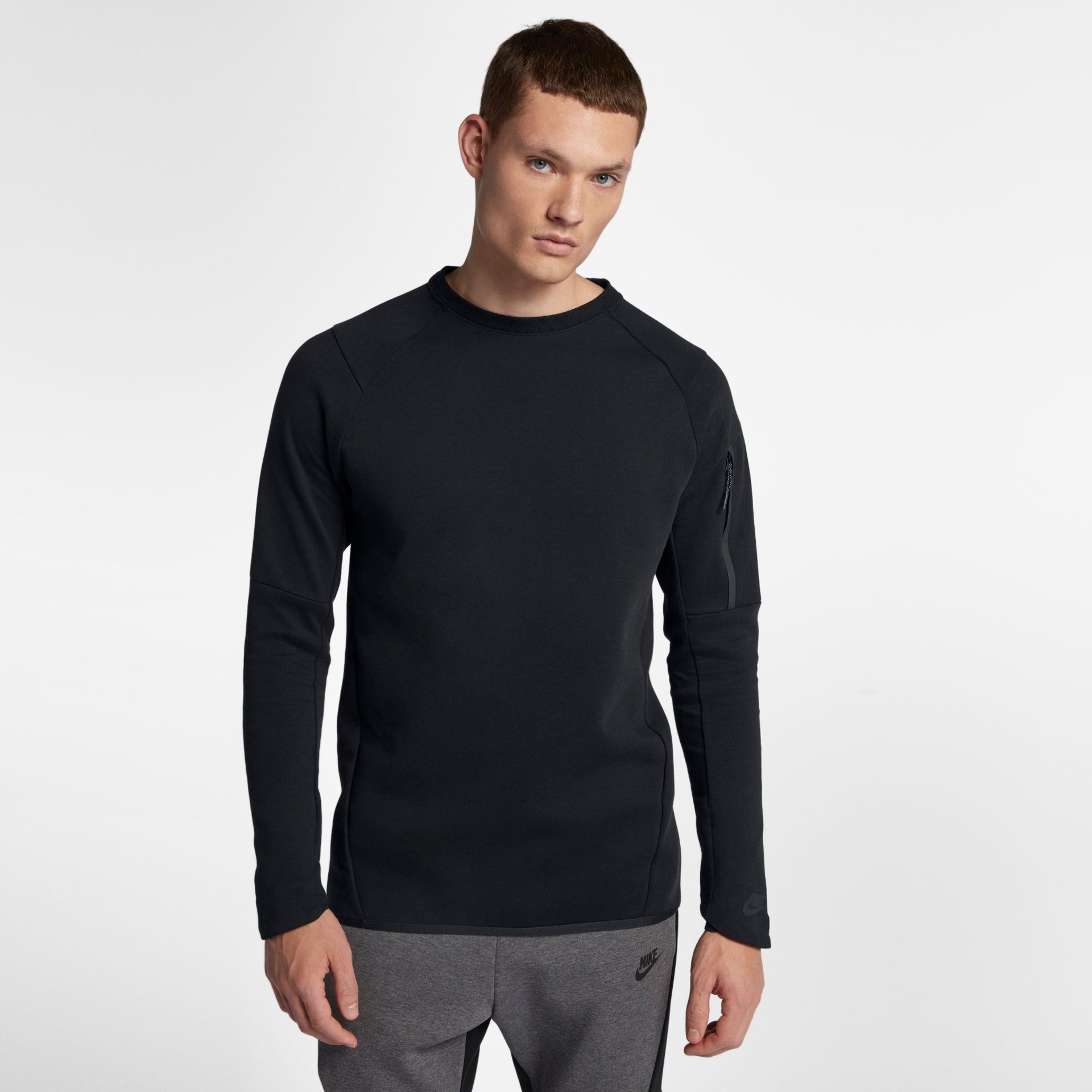 Camiseta Nike Sportswear Tech Fleece Crew Masculina - Foto 1